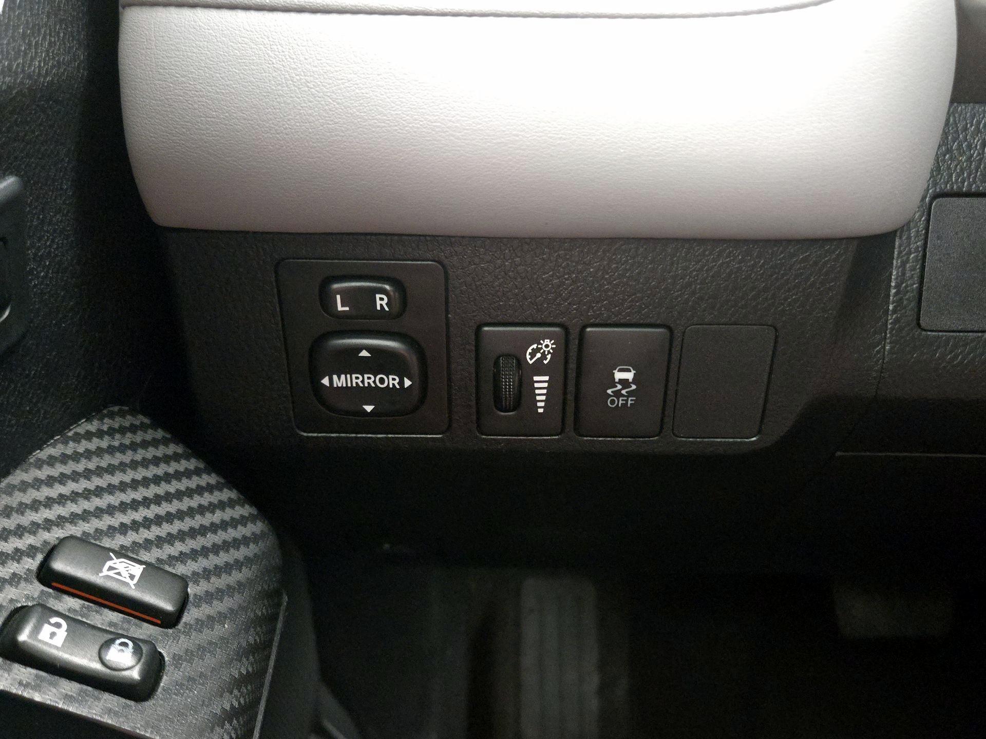 Thumbnail: 2014 Toyota RAV4 - 13