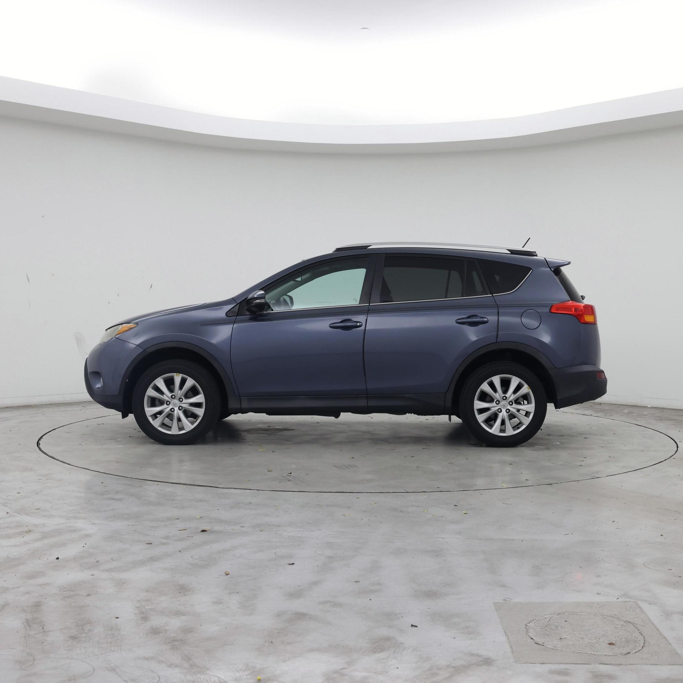 Thumbnail: 2014 Toyota RAV4 - 3