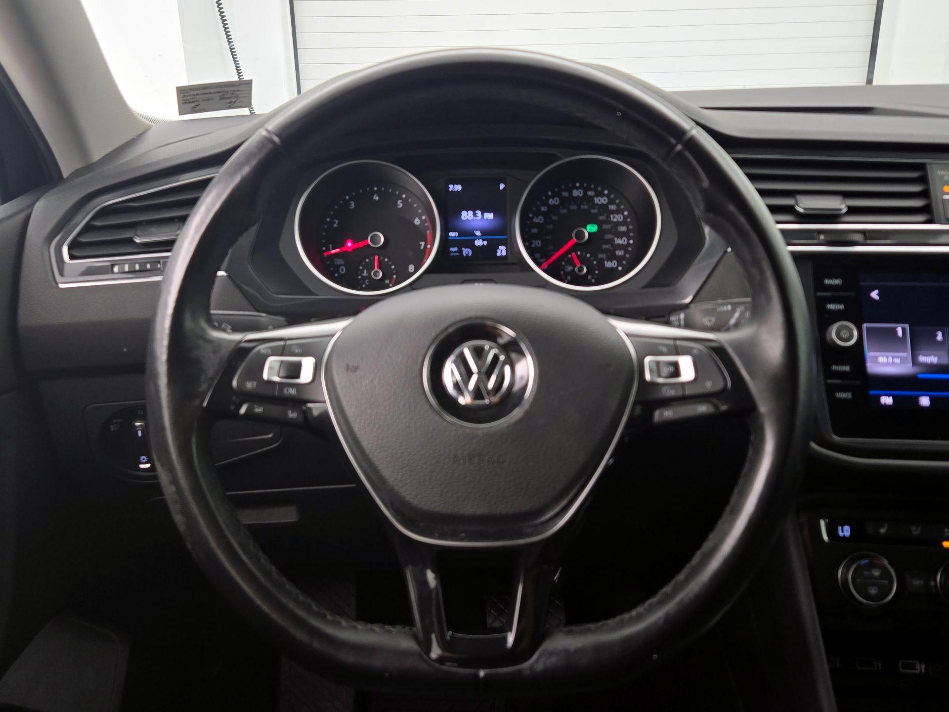 Thumbnail: 2018 Volkswagen Tiguan - 10