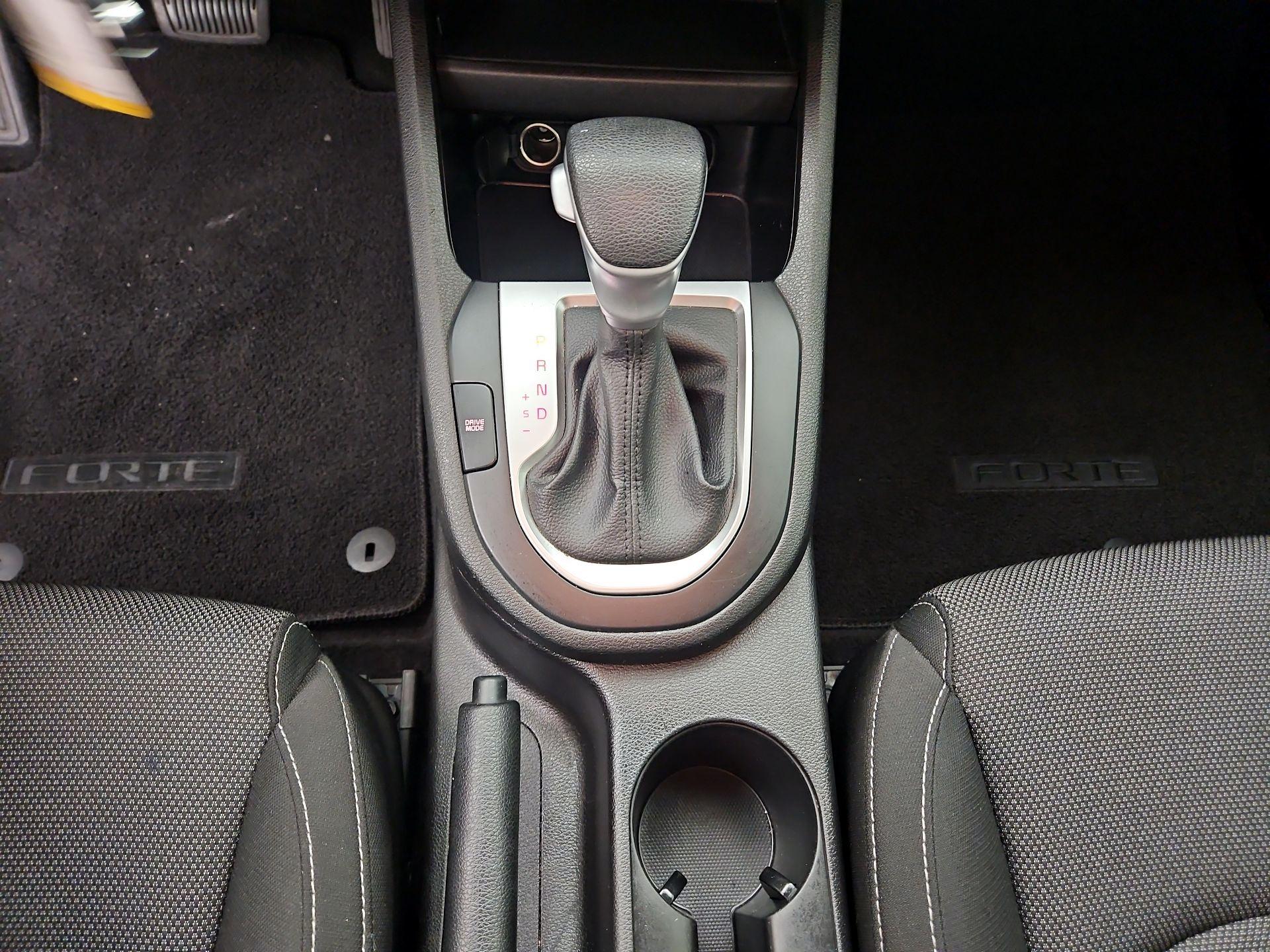 Thumbnail: 2023 Kia Forte - 17