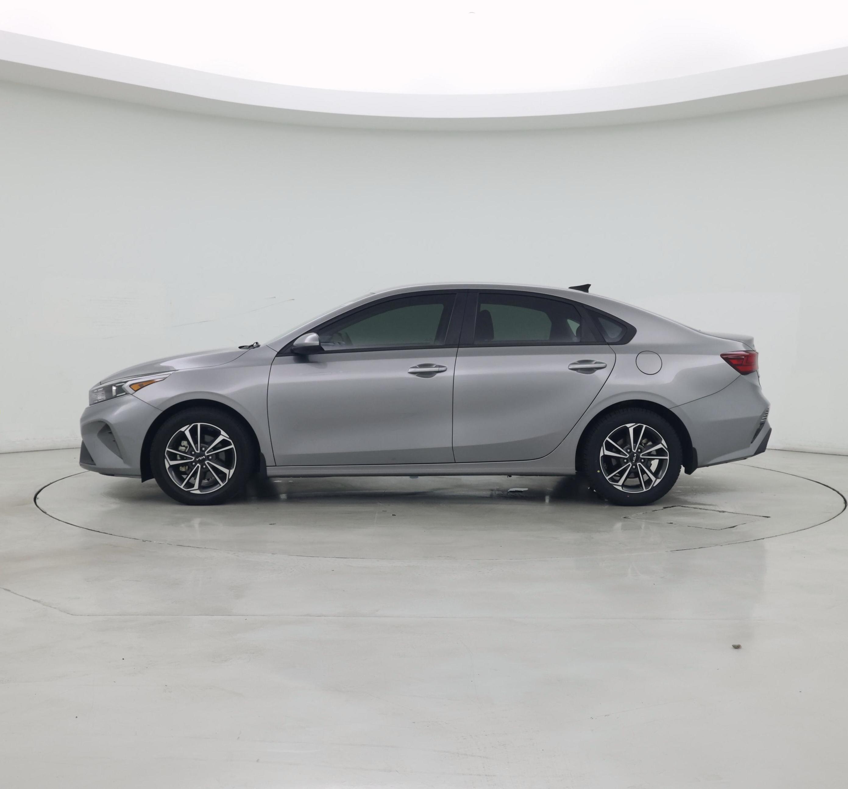 Thumbnail: 2023 Kia Forte - 3