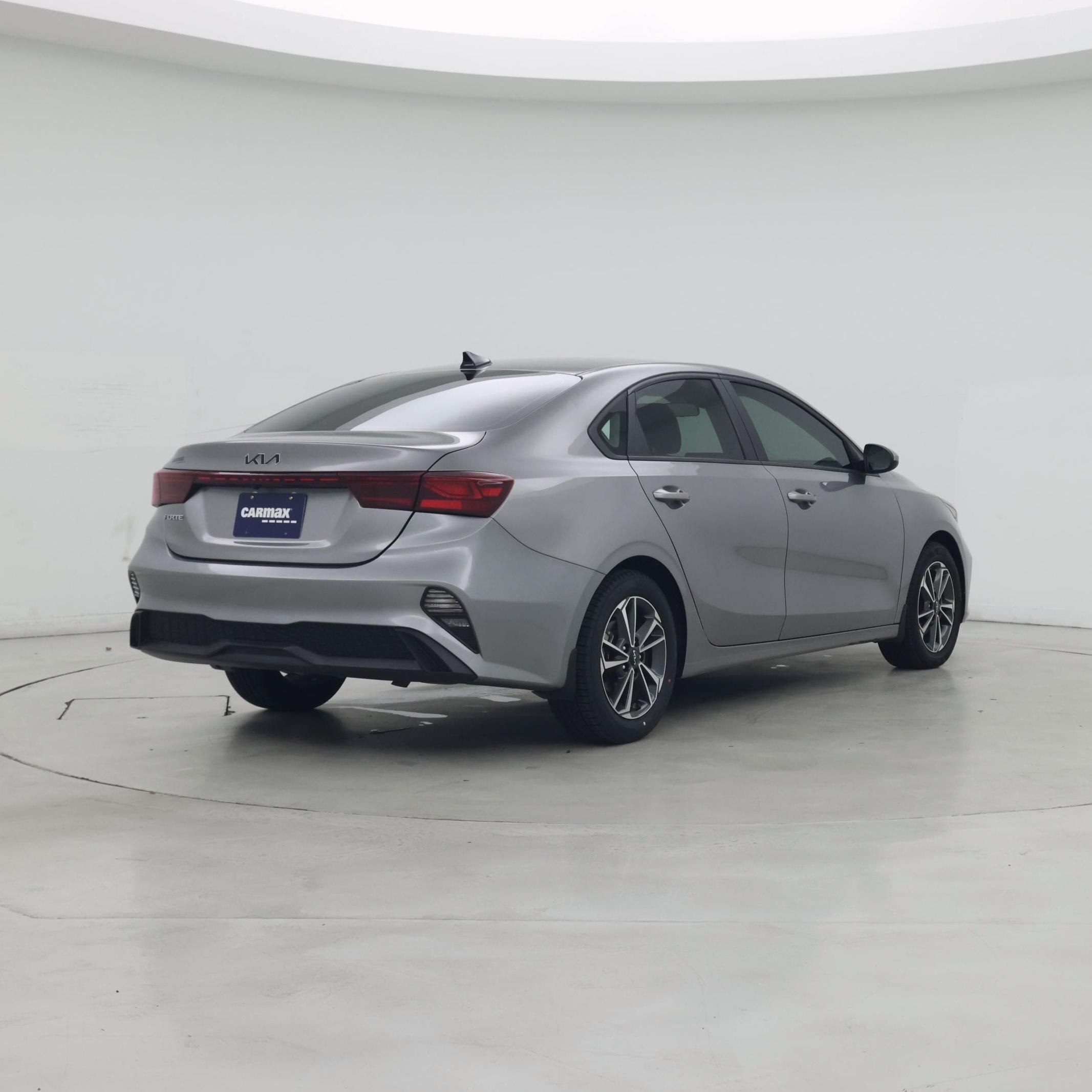 Thumbnail: 2023 Kia Forte - 8