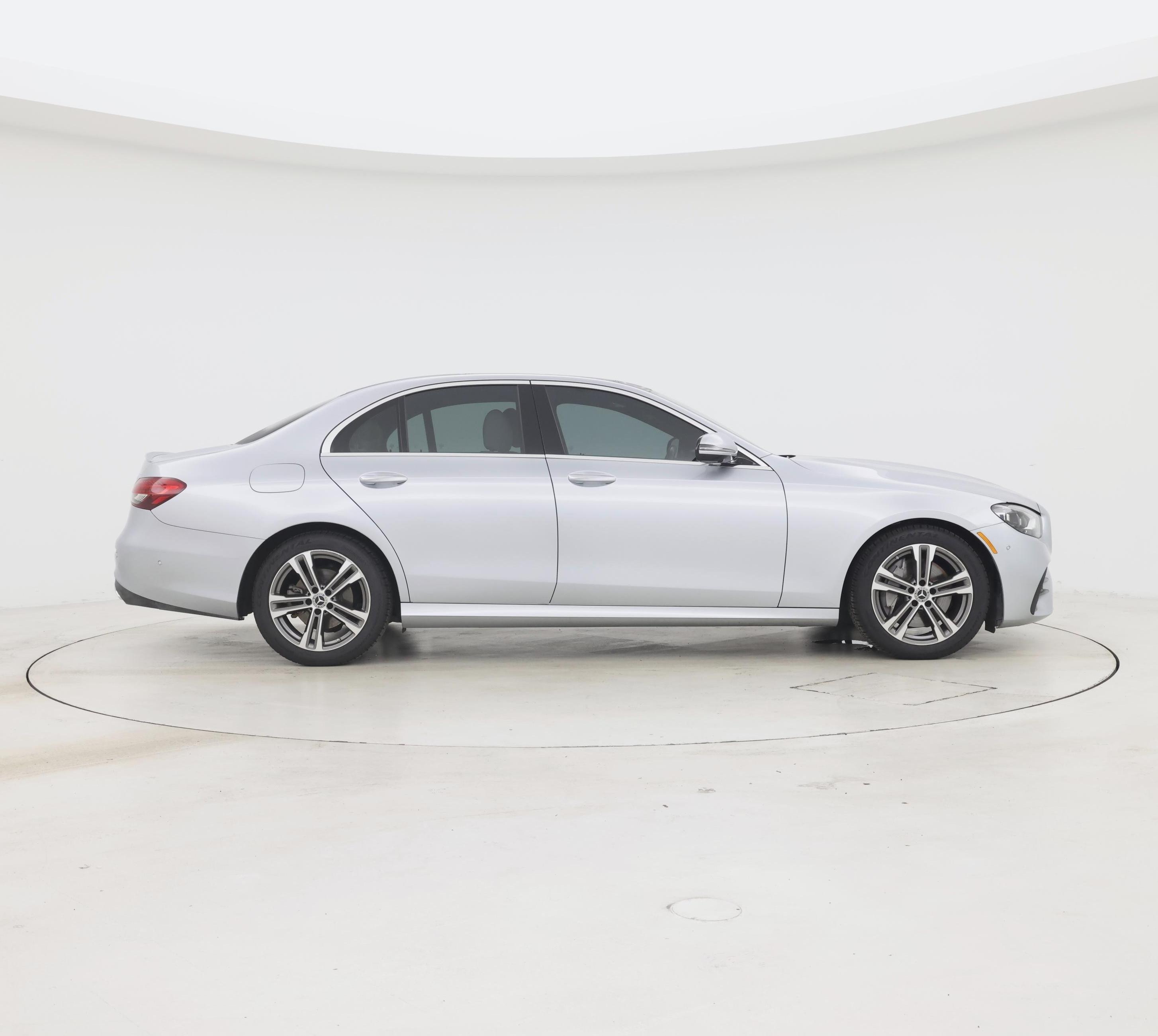 Thumbnail: 2022 Mercedes-Benz E-Class - 7