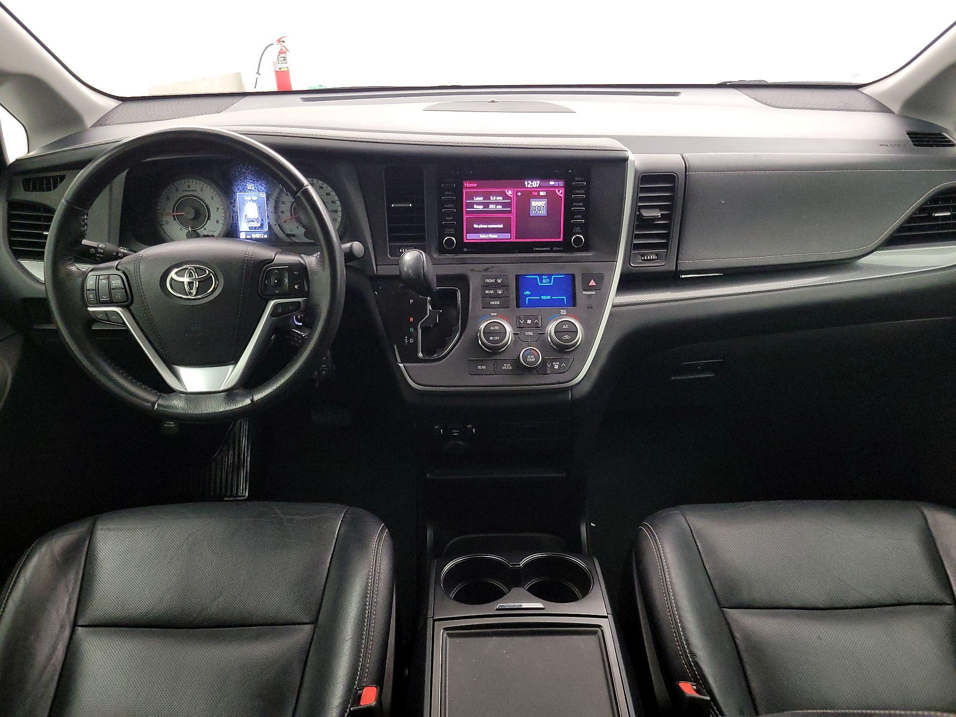 Thumbnail: 2020 Toyota Sienna - 9