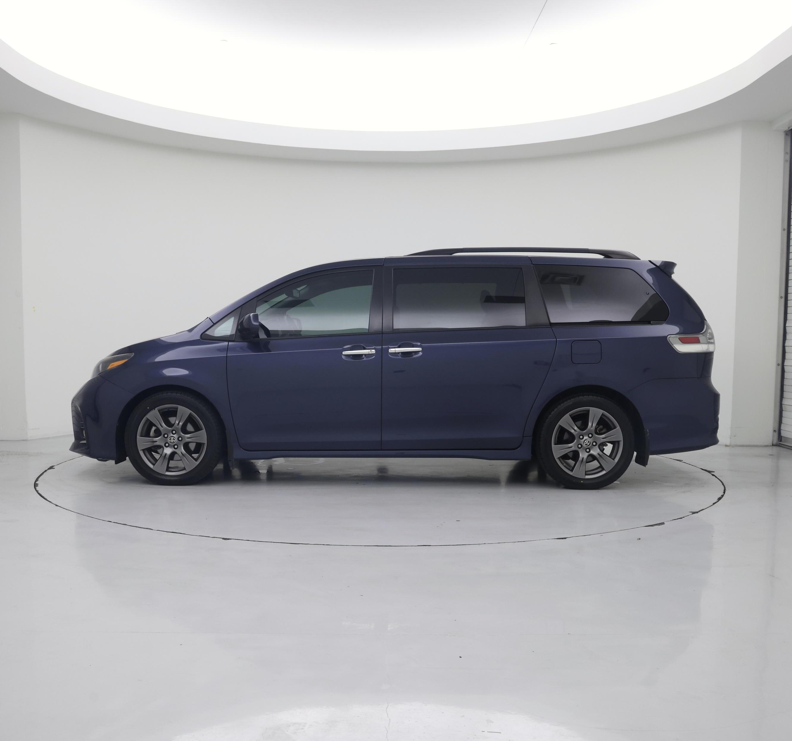 Thumbnail: 2020 Toyota Sienna - 3