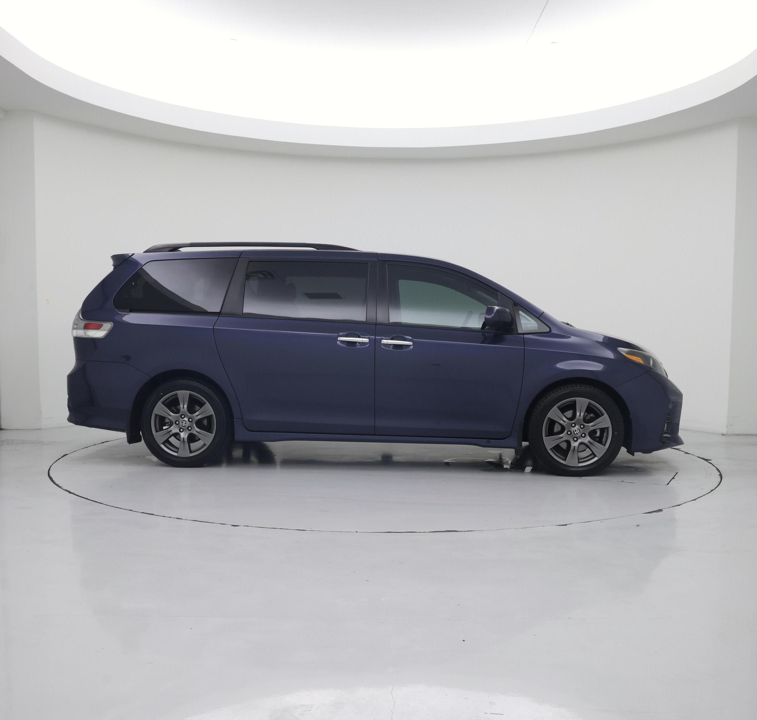 Thumbnail: 2020 Toyota Sienna - 7