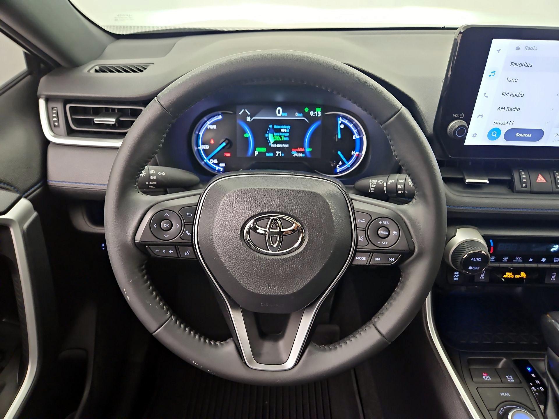 Thumbnail: 2025 Toyota RAV4 - 10