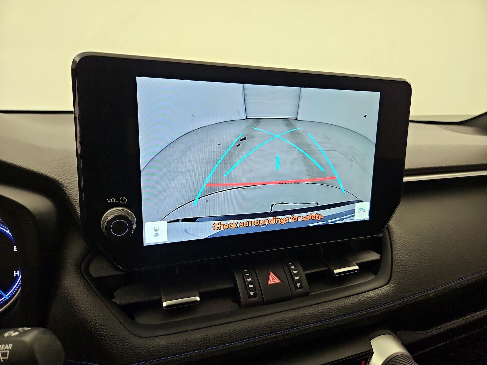 2025 Toyota RAV4 XSE - Photo 15