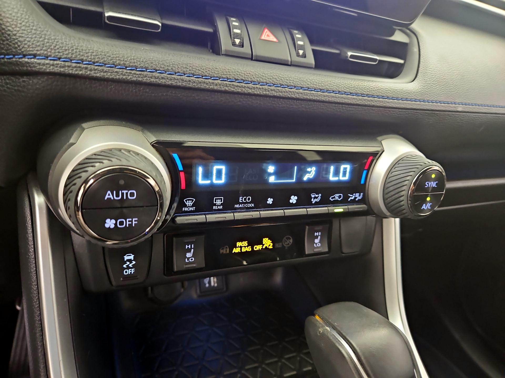 Thumbnail: 2025 Toyota RAV4 - 16