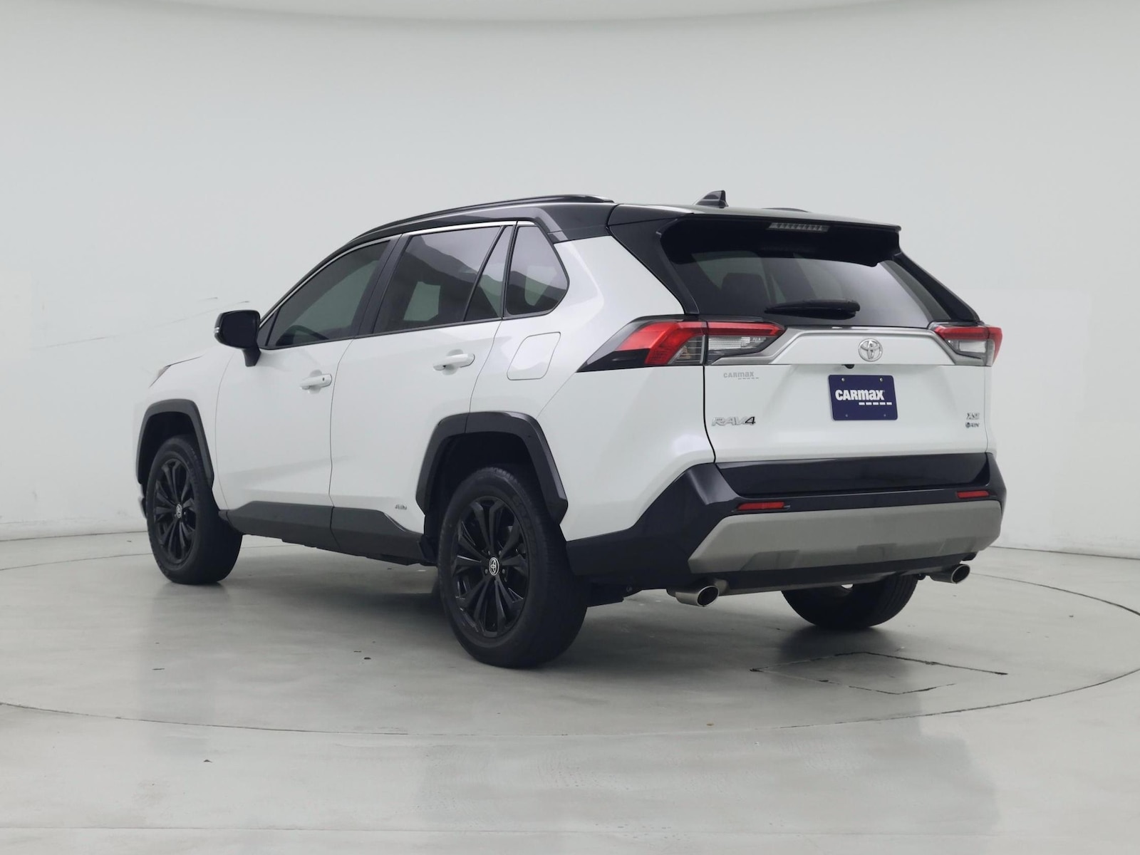 2025 Toyota RAV4 XSE - Photo 3