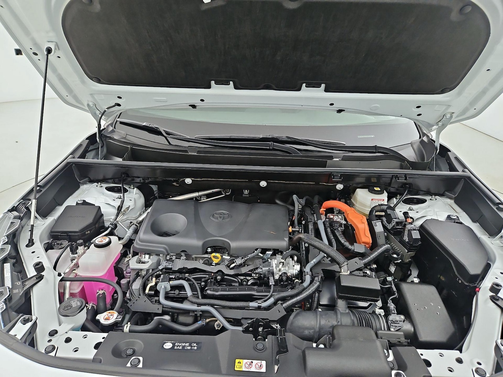2025 Toyota RAV4 XSE - Photo 23