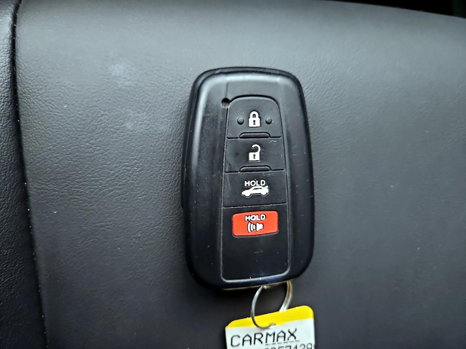 2025 Toyota RAV4 XSE - Photo 24