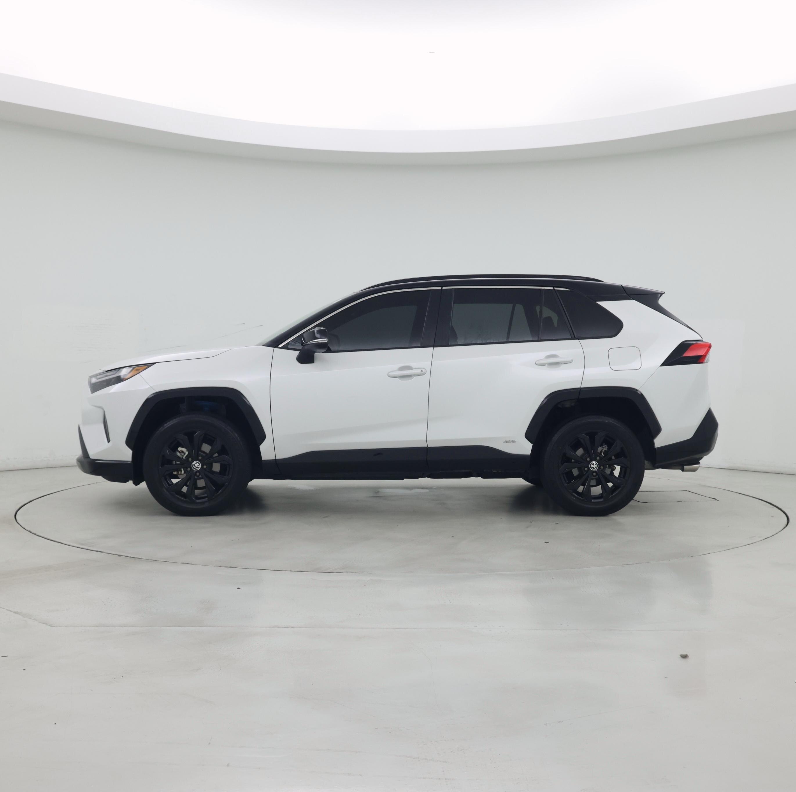 Thumbnail: 2025 Toyota RAV4 - 3