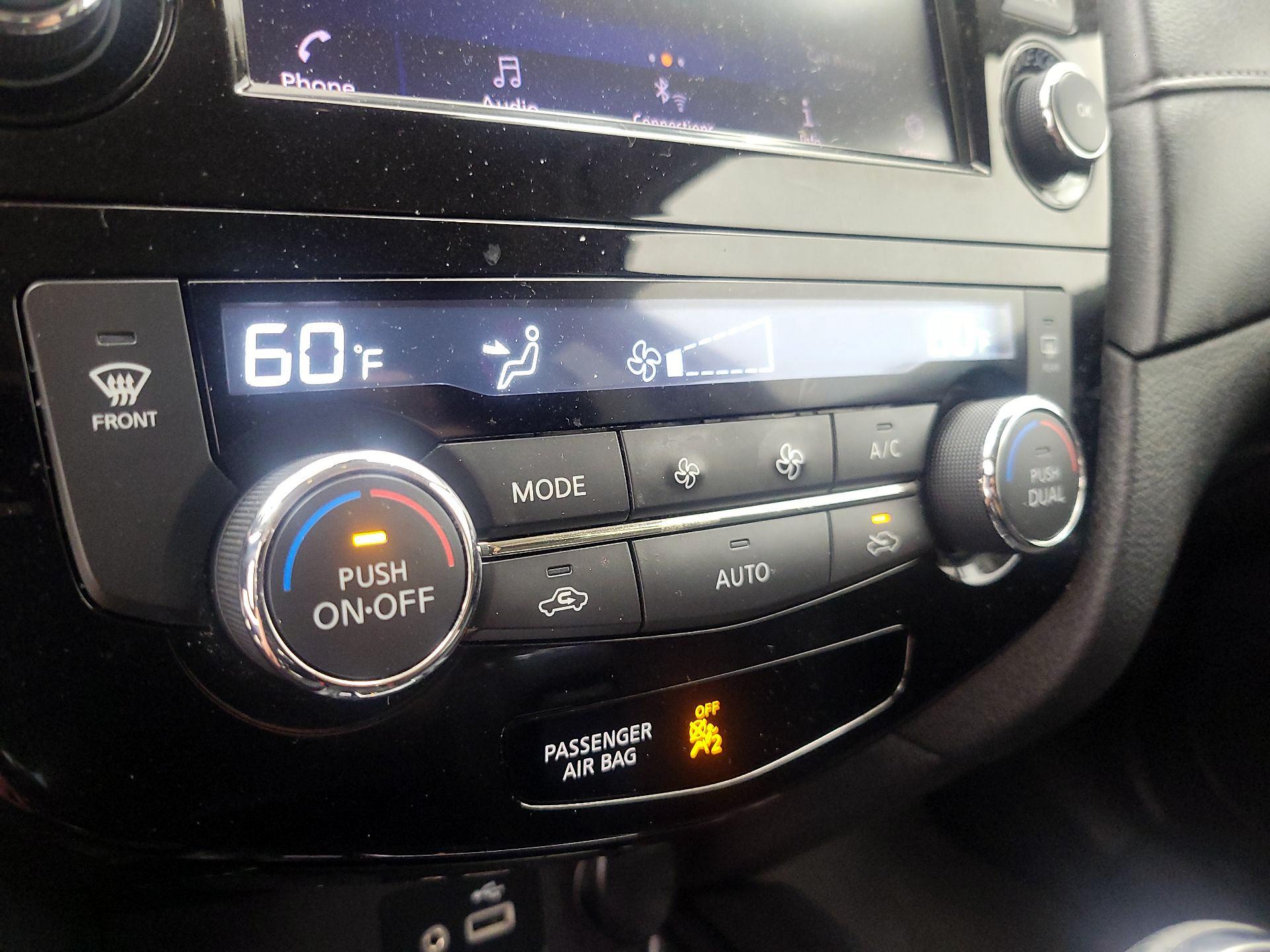 Thumbnail: 2019 Nissan Rogue - 16