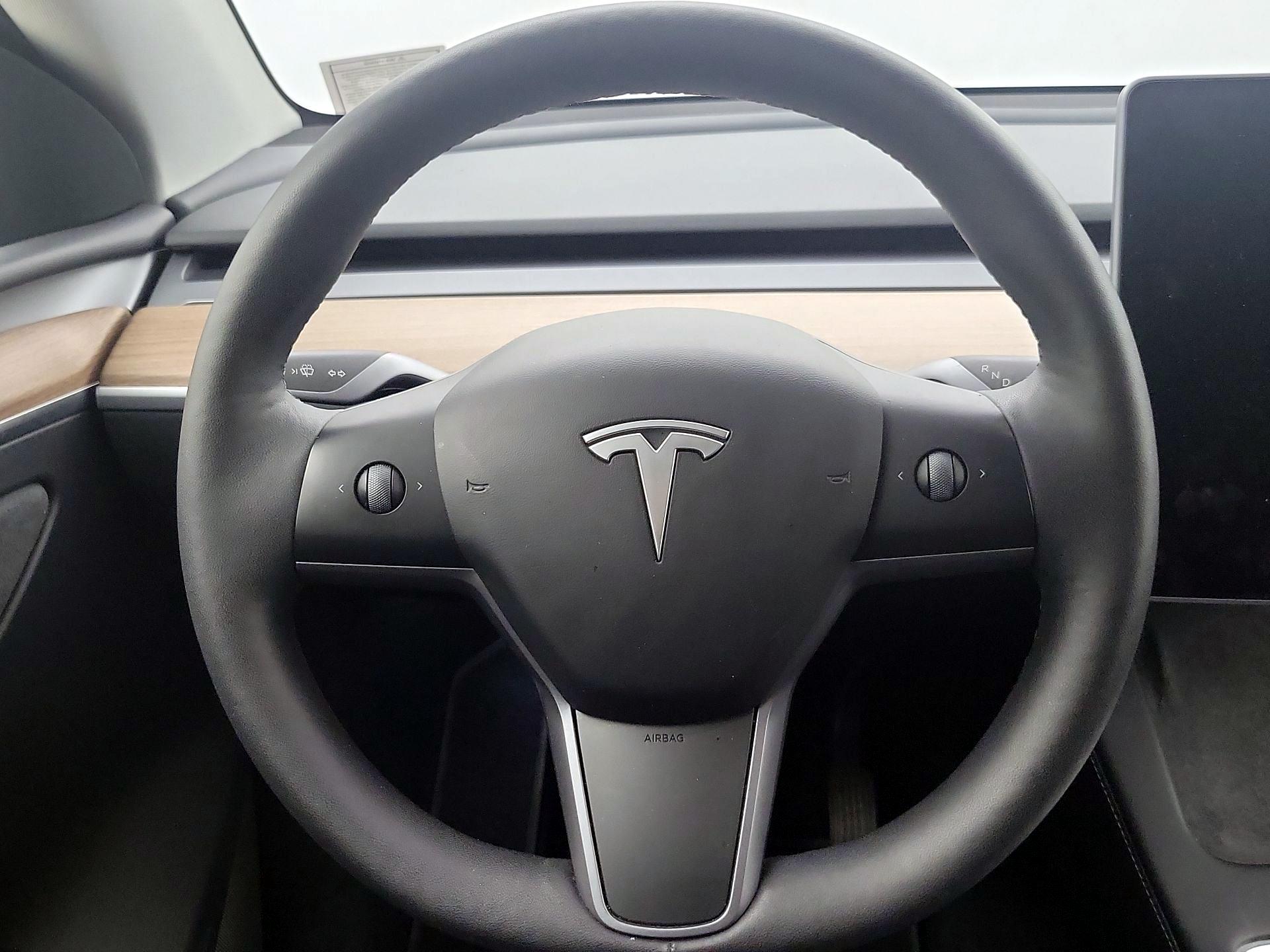 Thumbnail: 2023 Tesla Model Y - 10