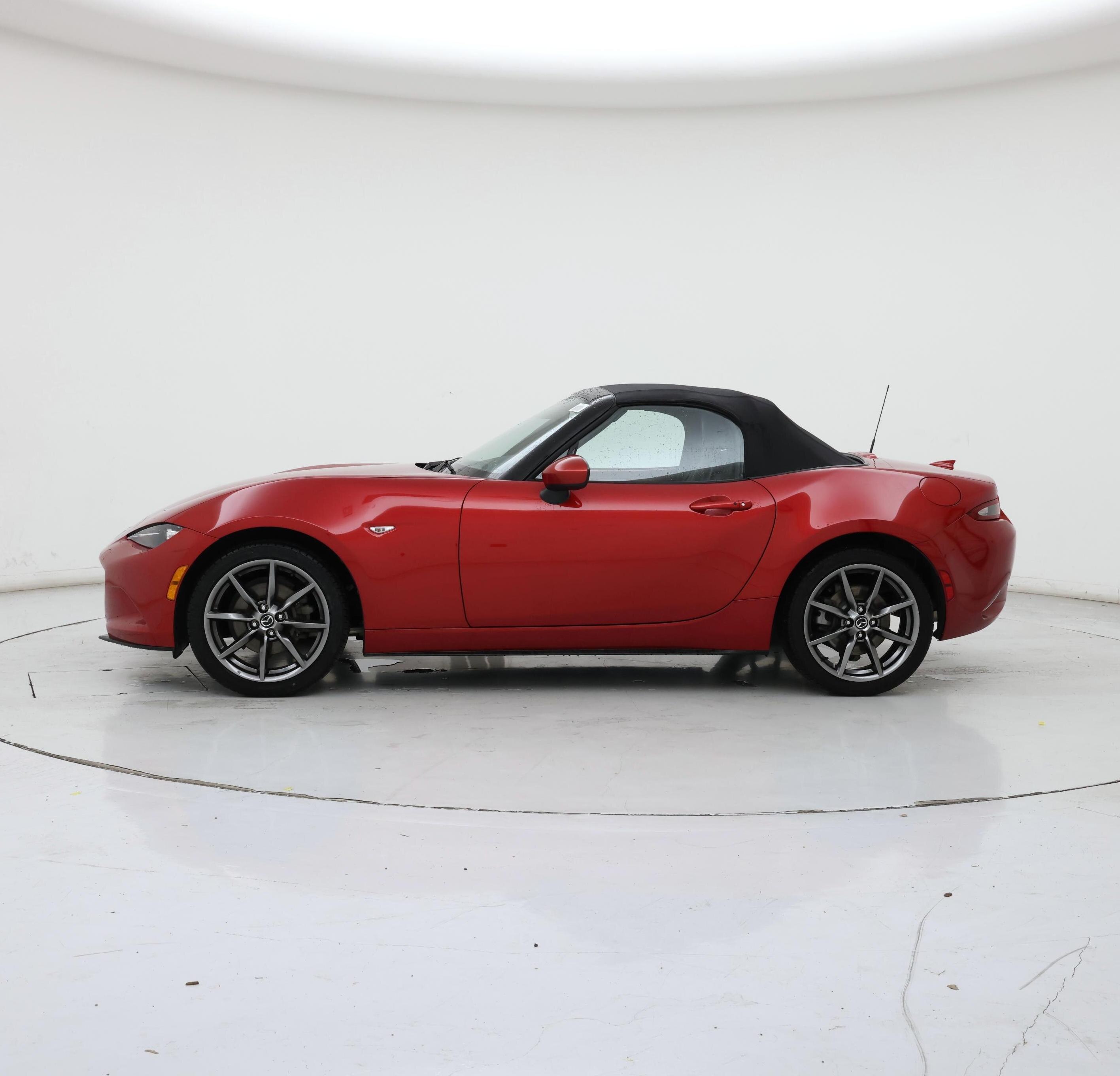 Thumbnail: 2016 Mazda MX-5 Miata - 3