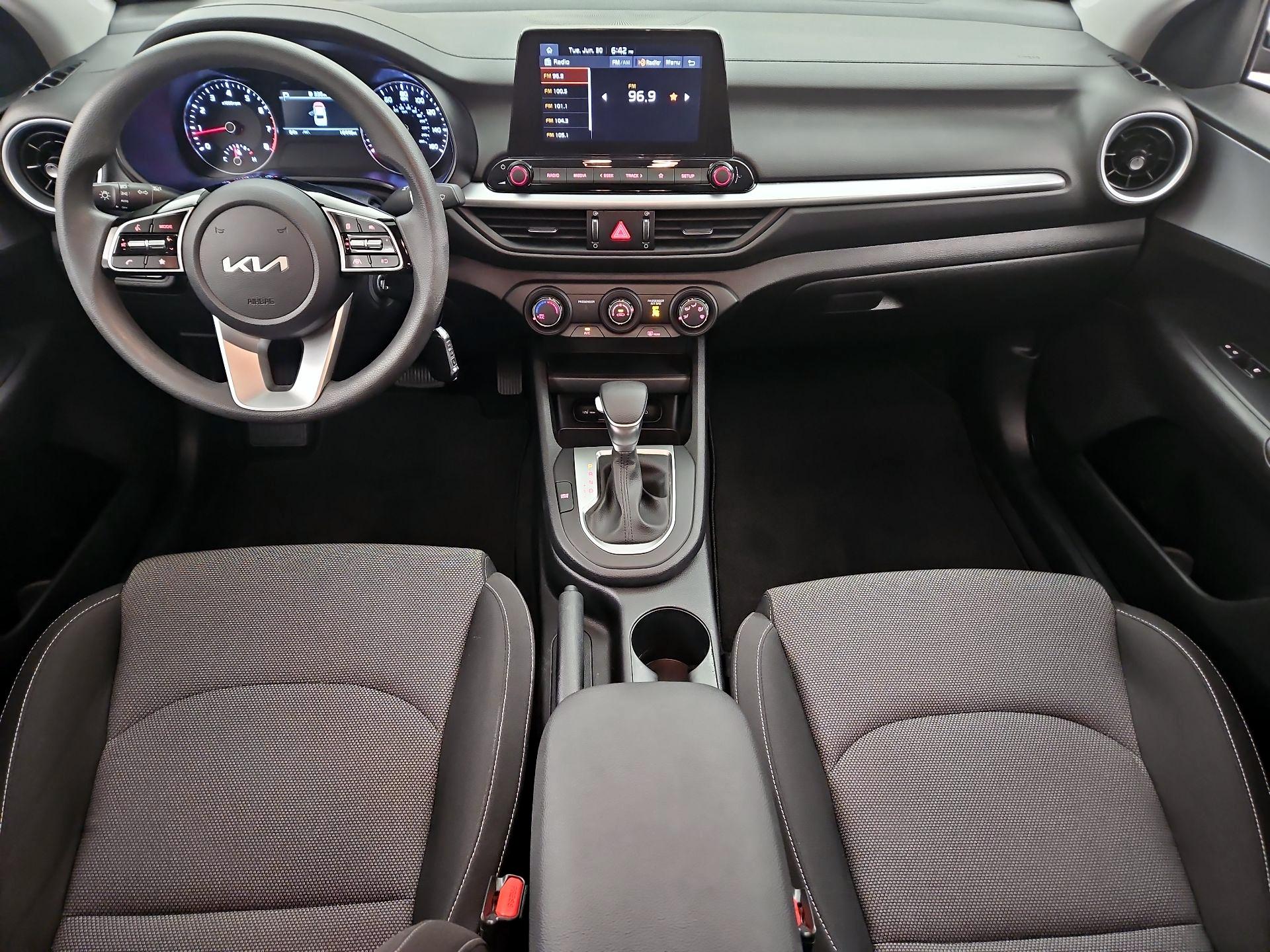 Thumbnail: 2024 Kia Forte - 9