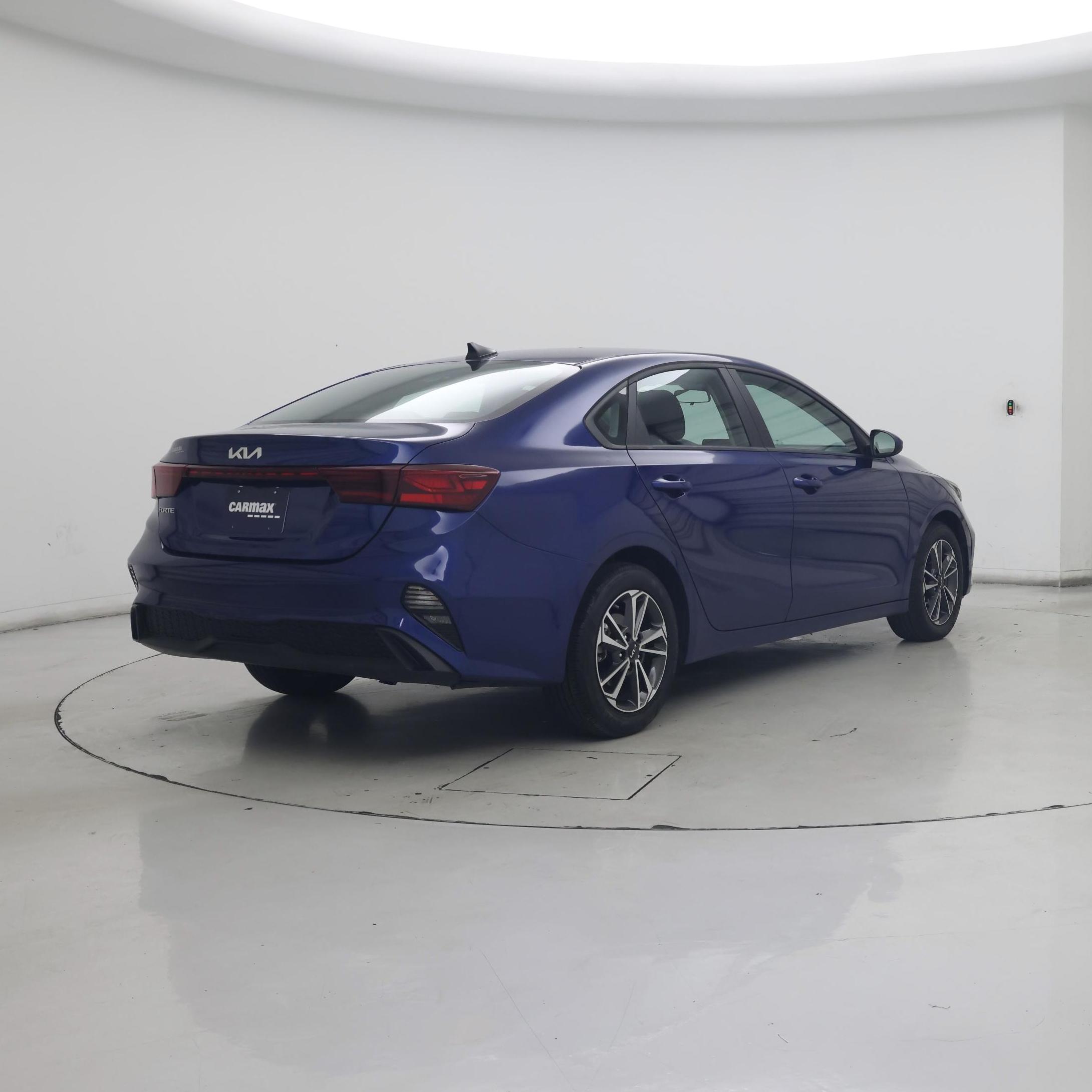 Thumbnail: 2024 Kia Forte - 8
