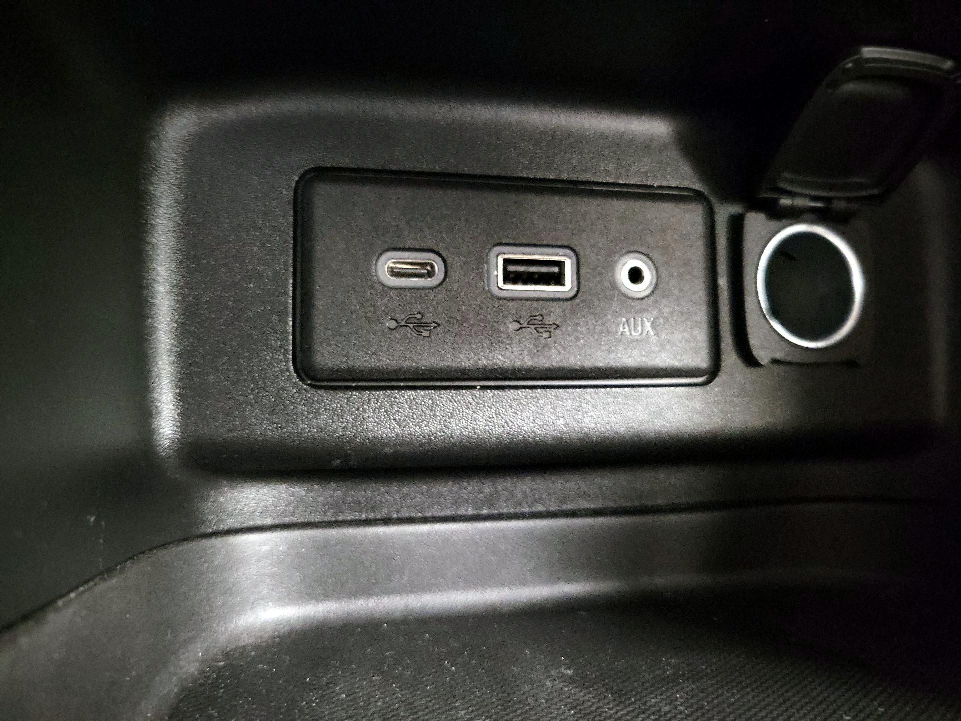 Thumbnail: 2020 Chevrolet Equinox - 18