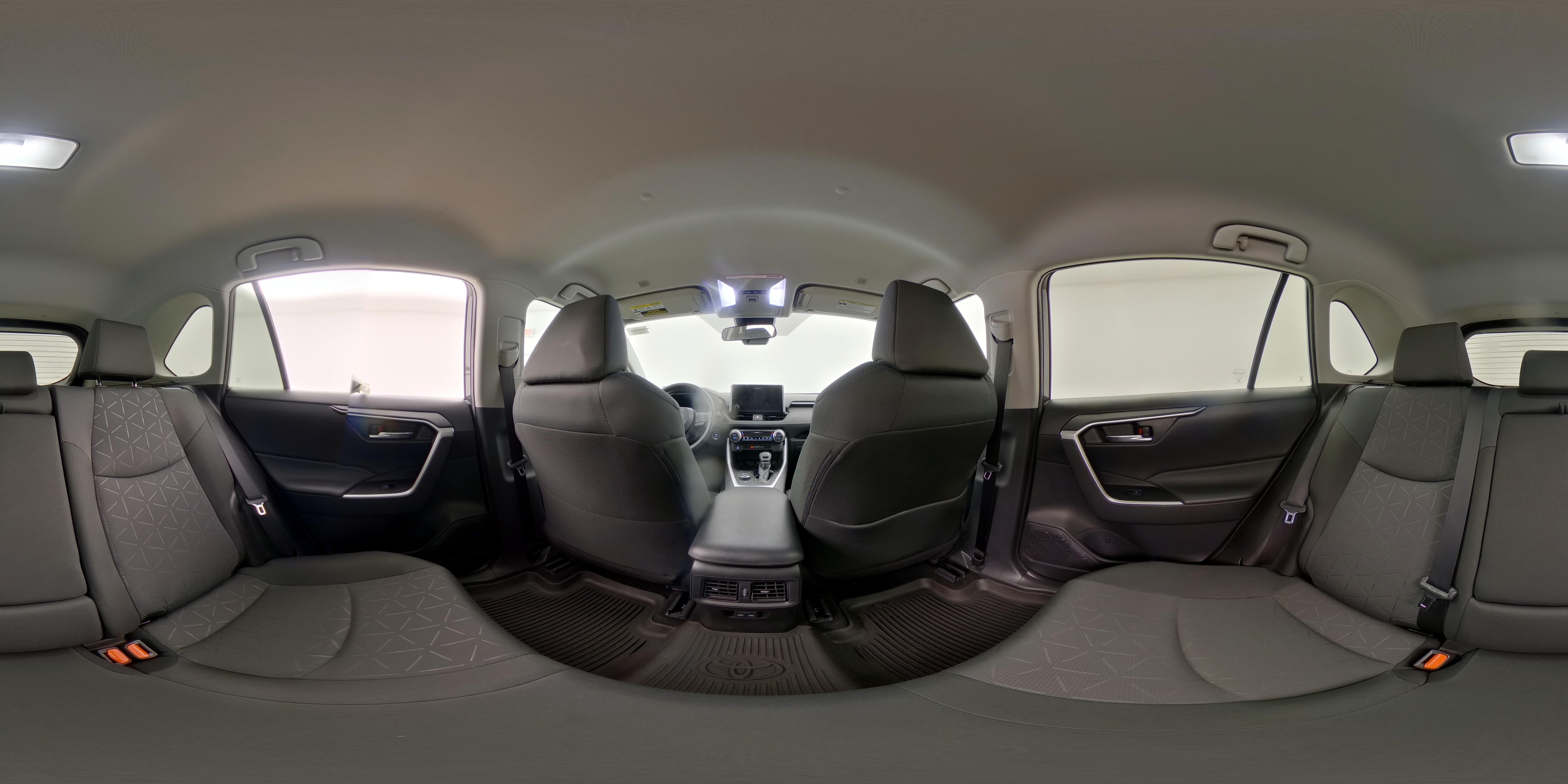 2024 Toyota RAV4 XLE - Photo 25