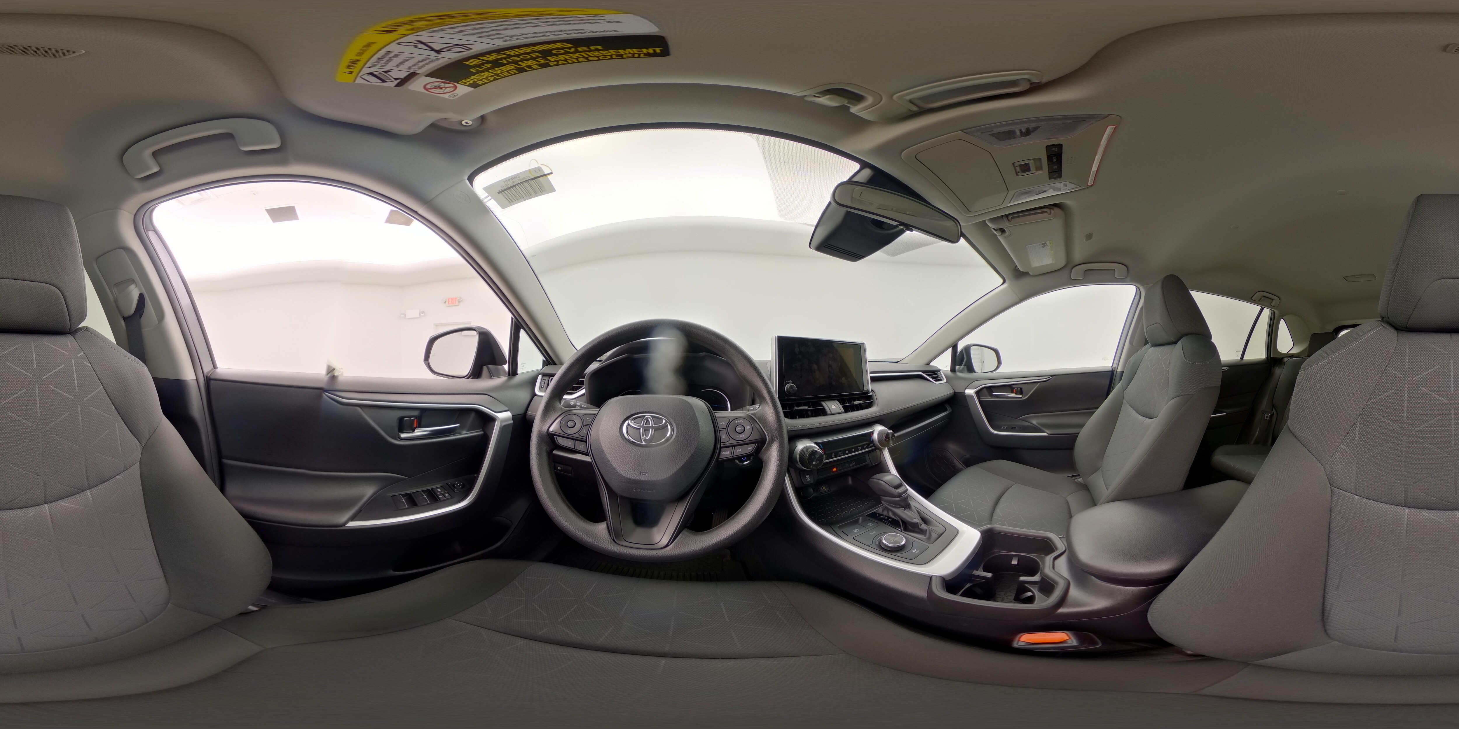 2024 Toyota RAV4 XLE - Photo 26