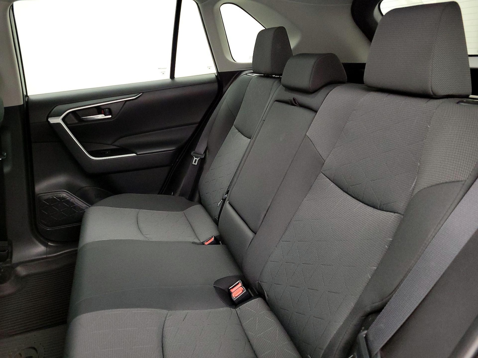 2024 Toyota RAV4 XLE - Photo 20