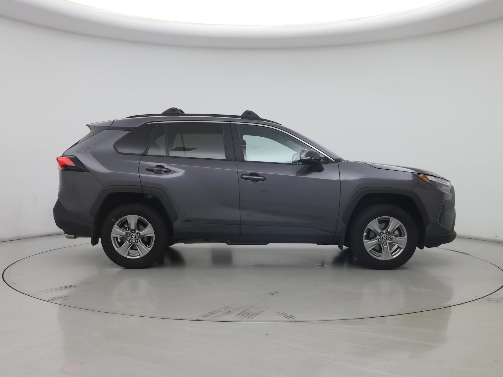 2024 Toyota RAV4 XLE - Photo 8
