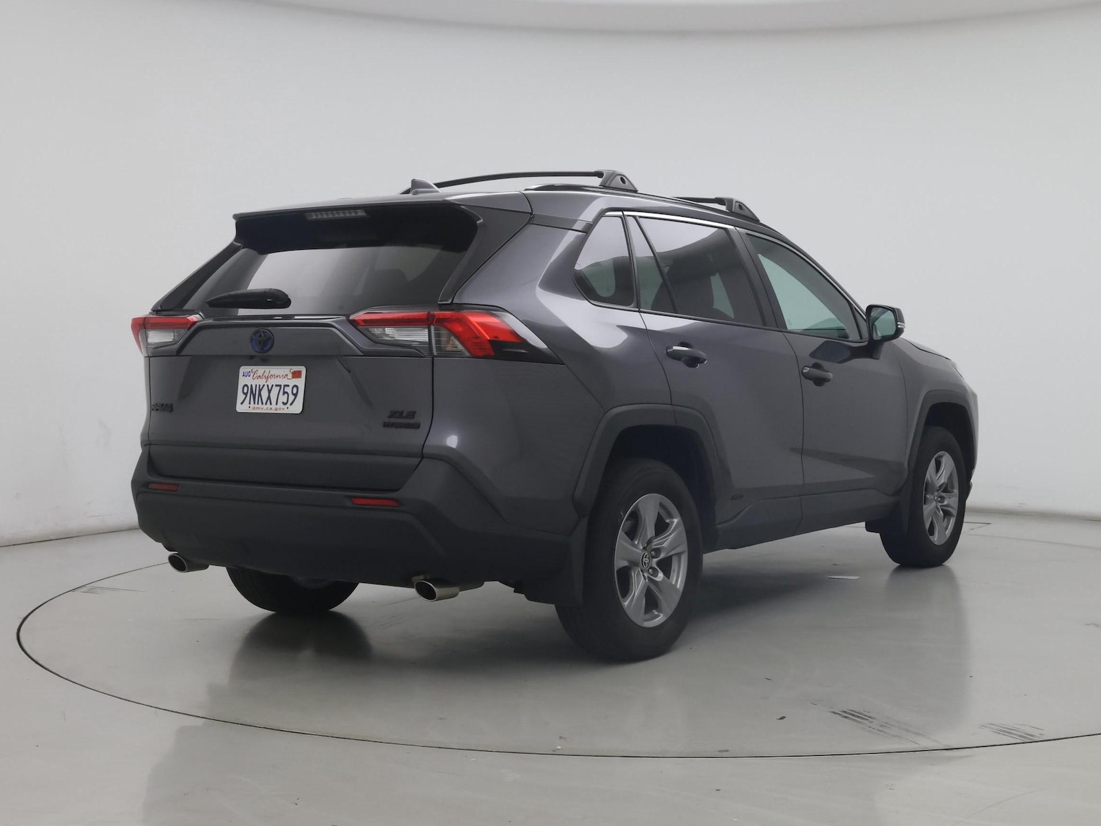 2024 Toyota RAV4 XLE - Photo 9