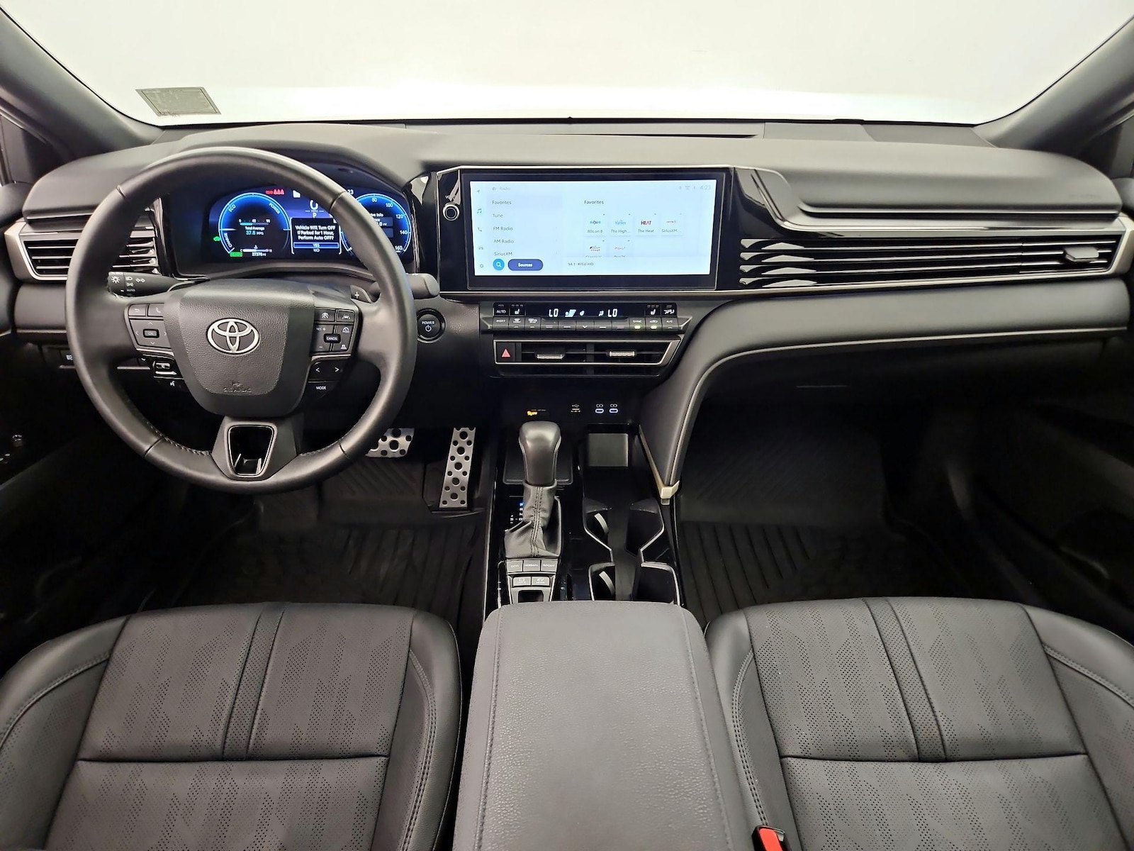 2025 Toyota Camry XSE - Photo 10