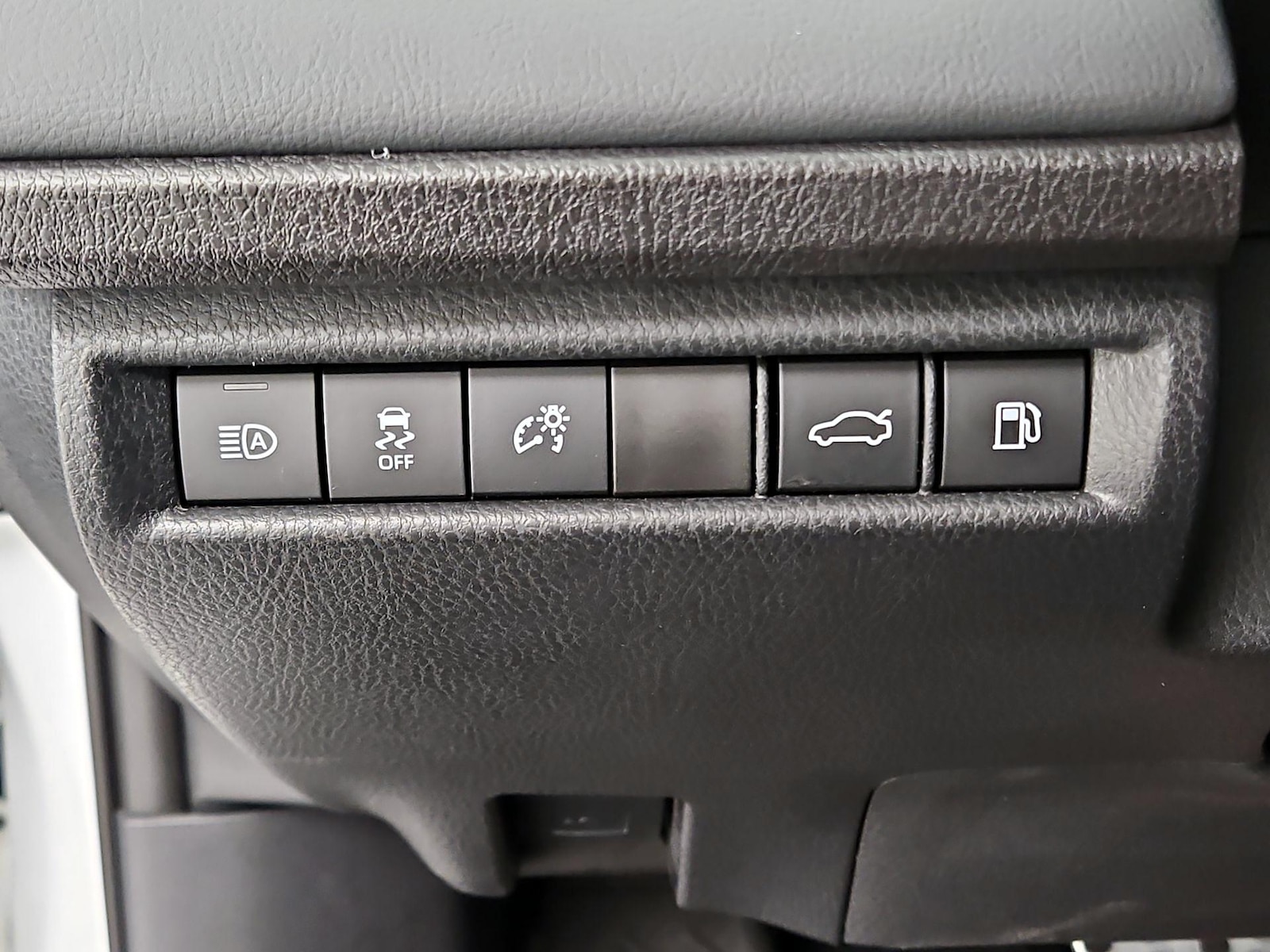 2025 Toyota Camry XSE - Photo 14