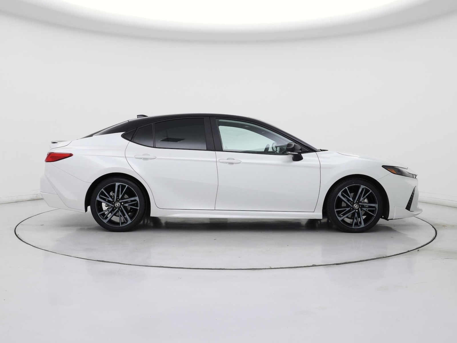 2025 Toyota Camry XSE - Photo 8