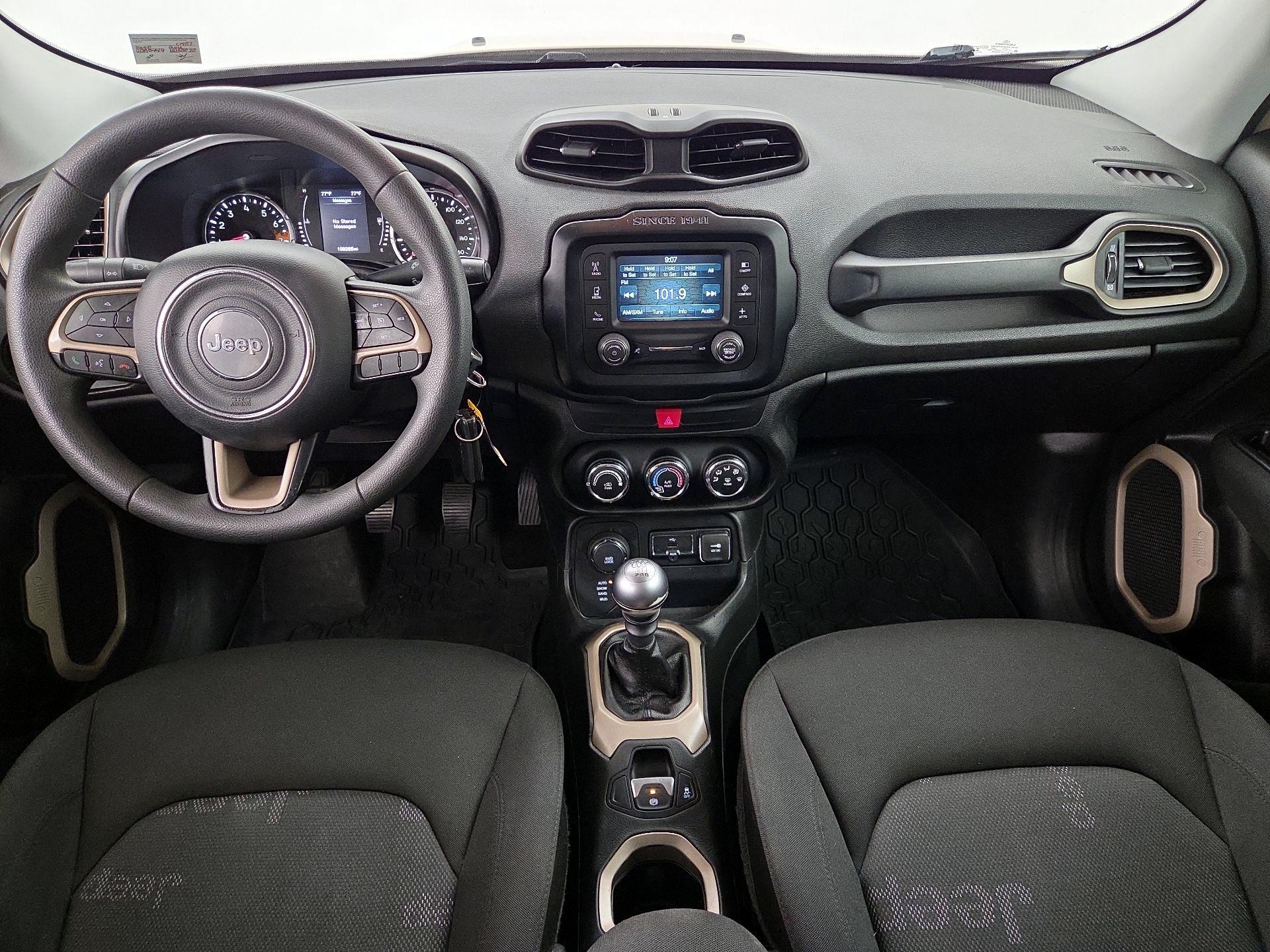 Thumbnail: 2016 Jeep Renegade - 9
