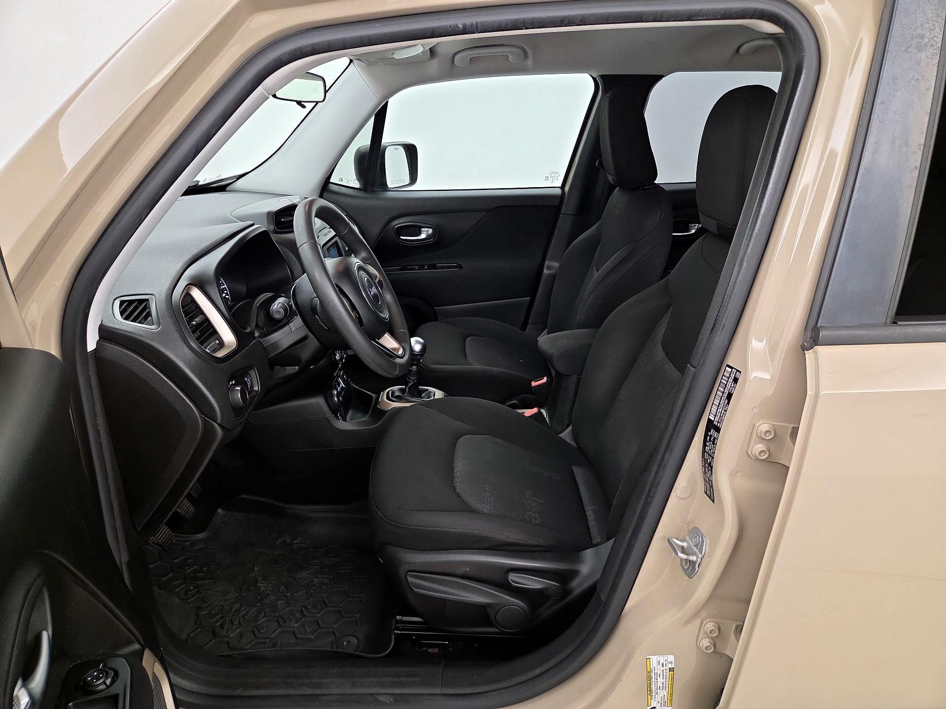 Thumbnail: 2016 Jeep Renegade - 11