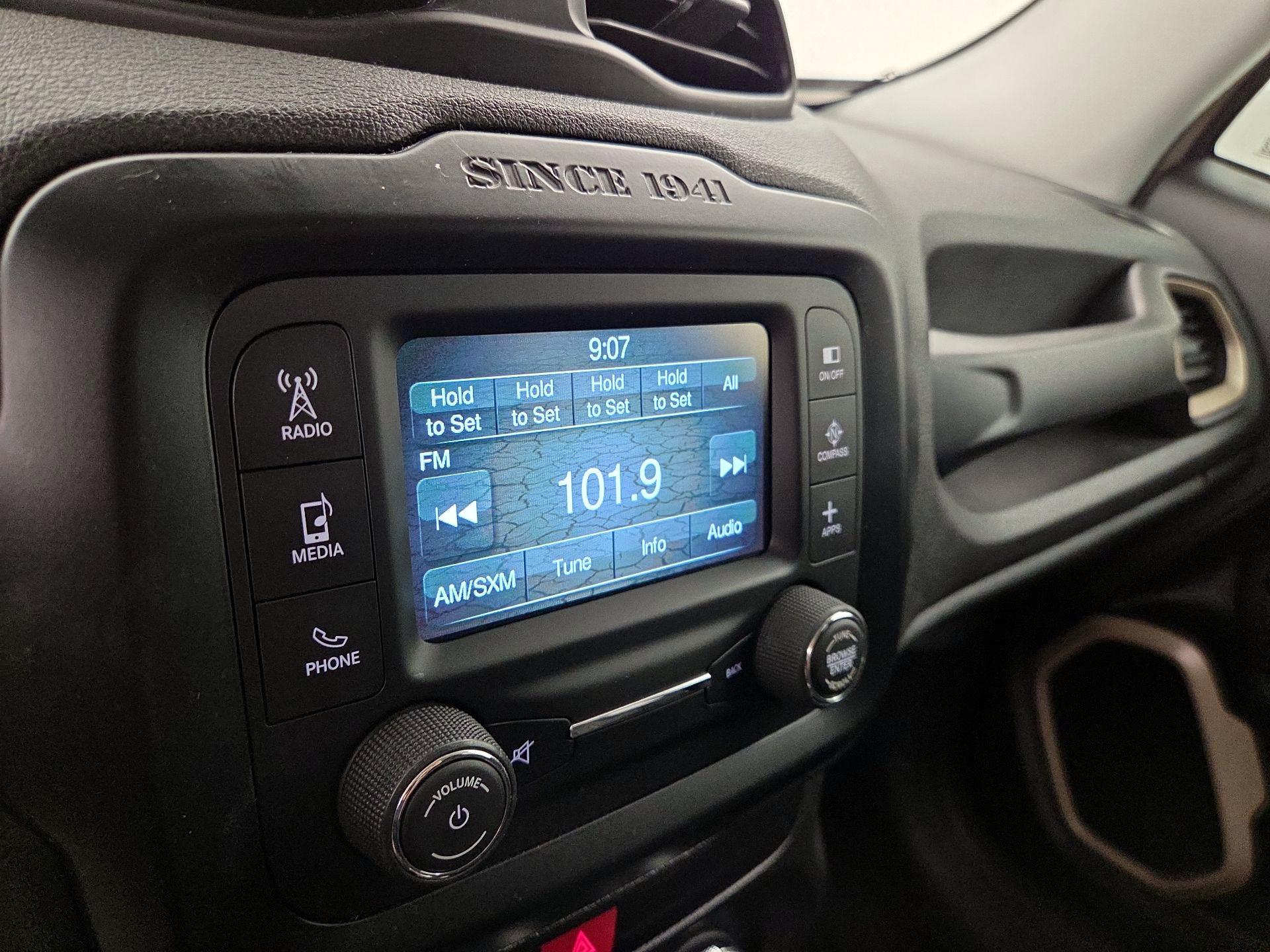 Thumbnail: 2016 Jeep Renegade - 15