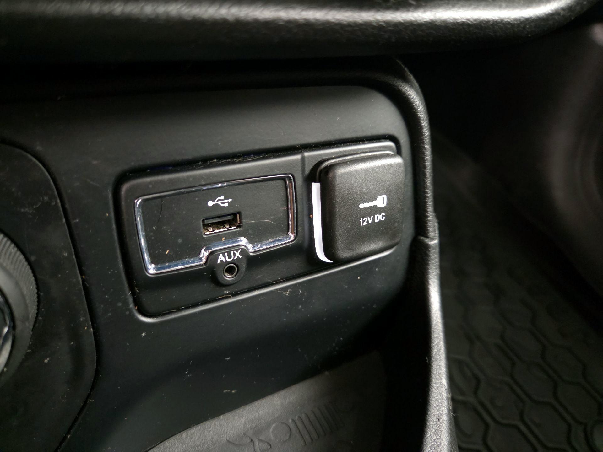Thumbnail: 2016 Jeep Renegade - 18