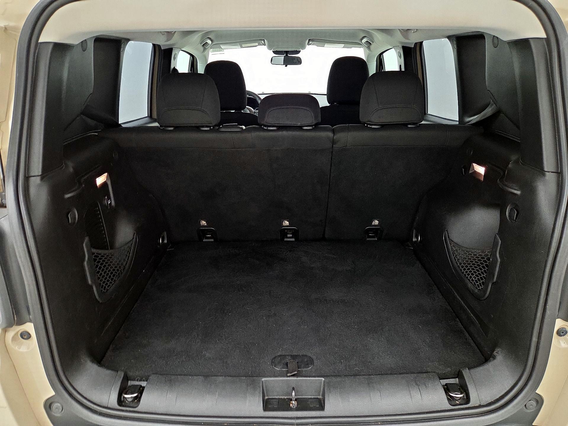 Thumbnail: 2016 Jeep Renegade - 20