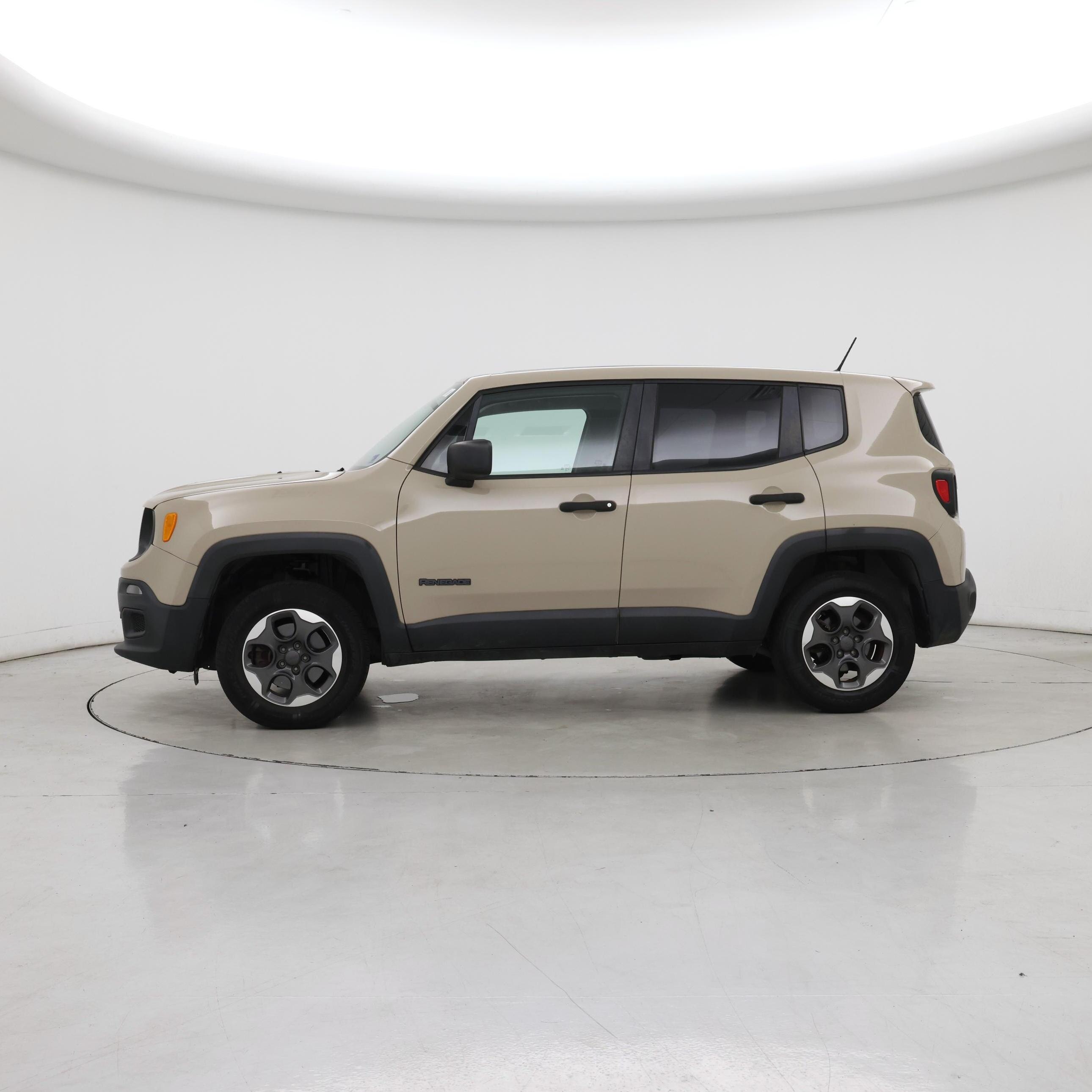Thumbnail: 2016 Jeep Renegade - 3