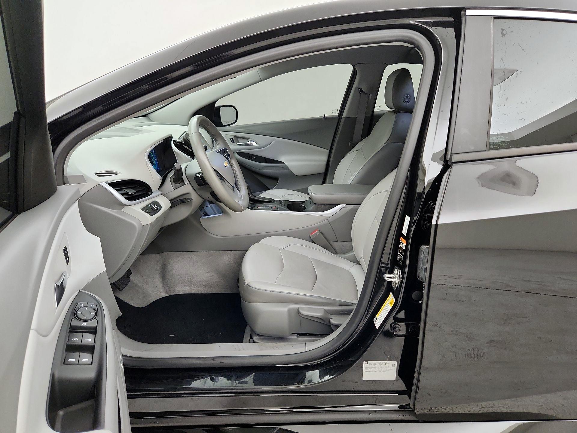 Thumbnail: 2018 Chevrolet Volt - 11