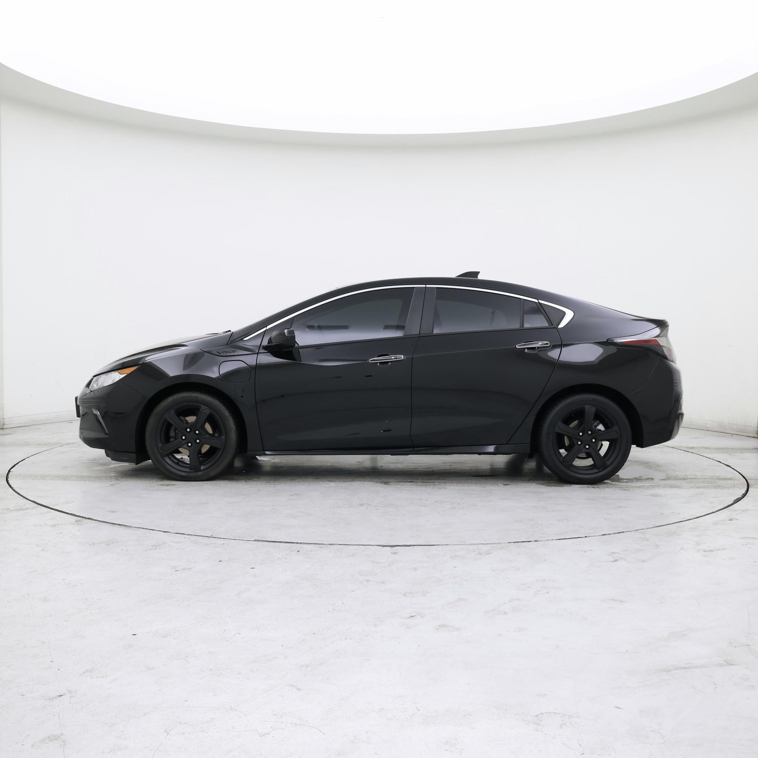 Thumbnail: 2018 Chevrolet Volt - 3