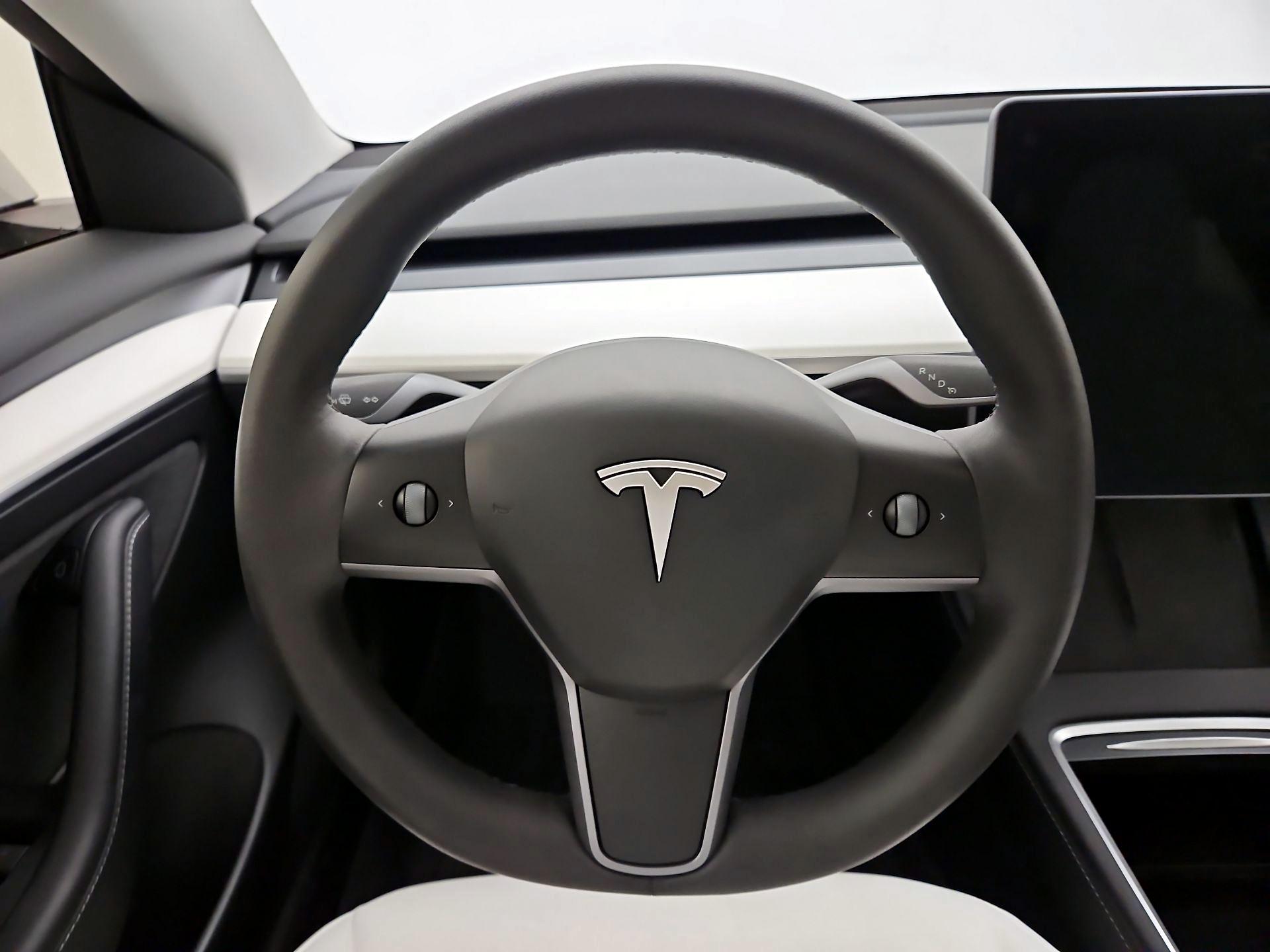 Thumbnail: 2023 Tesla Model 3 - 10