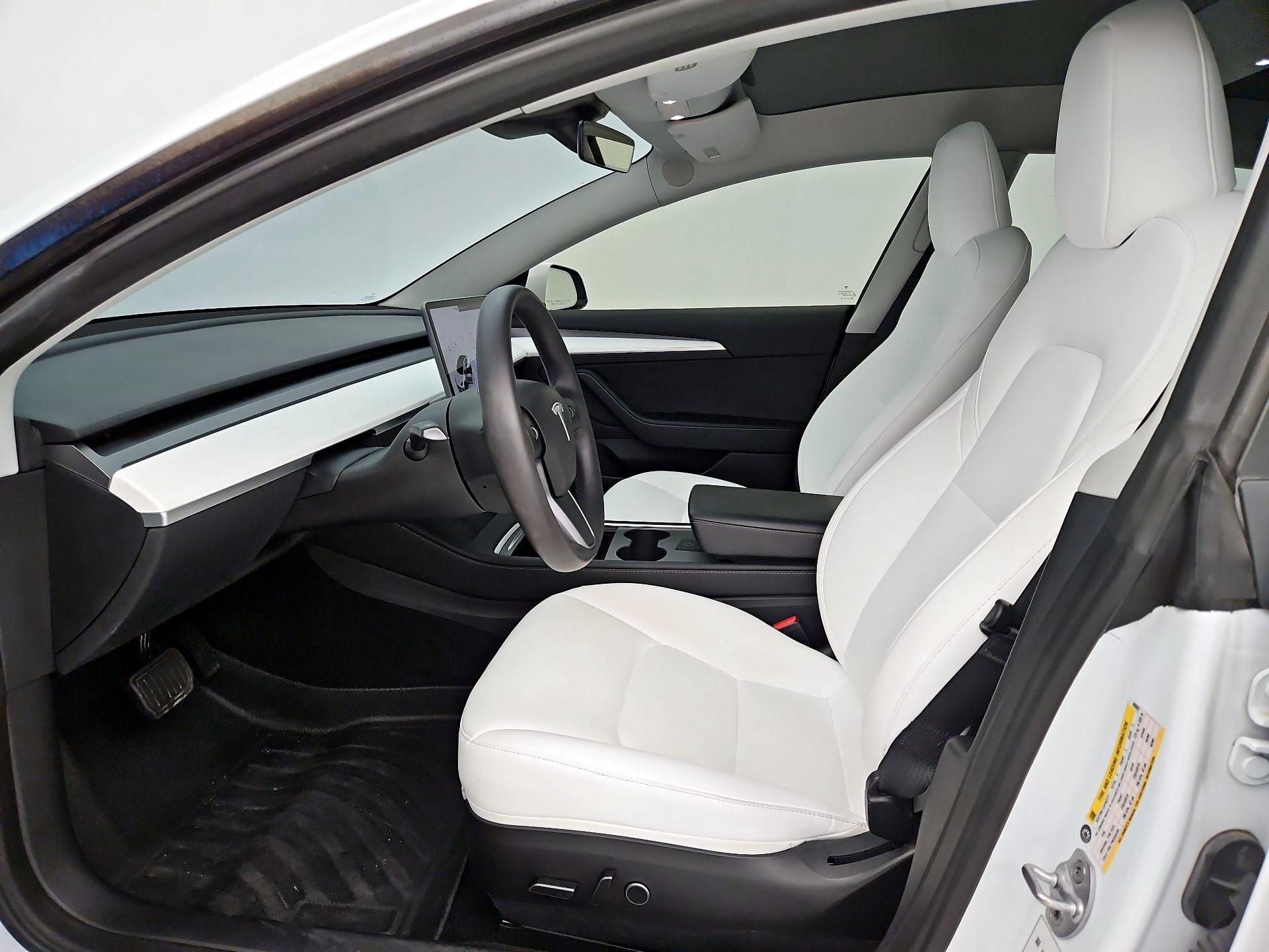 Thumbnail: 2023 Tesla Model 3 - 11