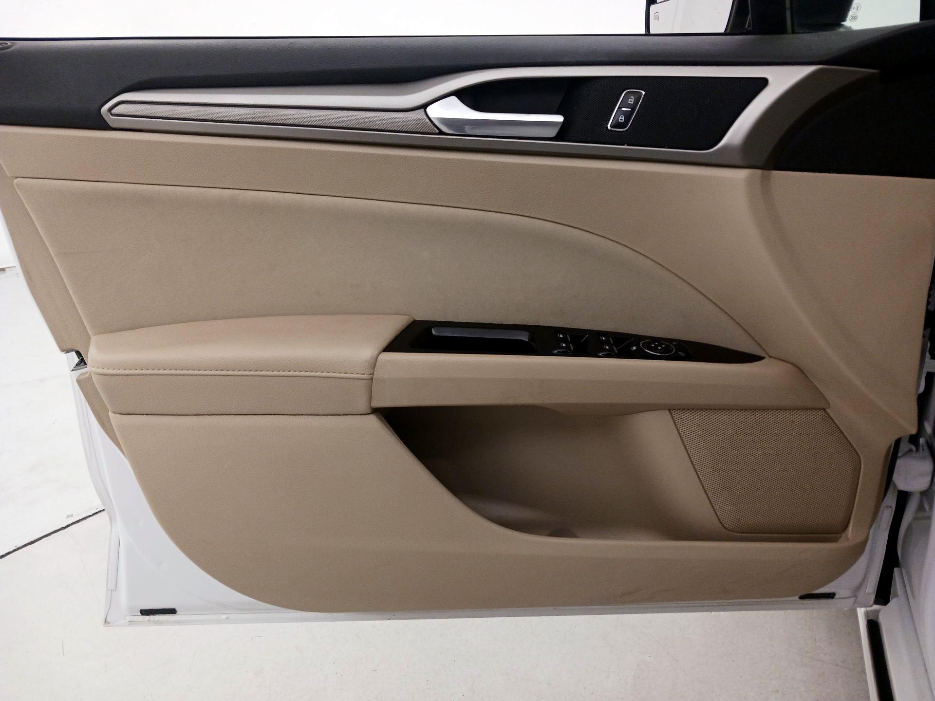 Thumbnail: 2015 Ford Fusion - 12