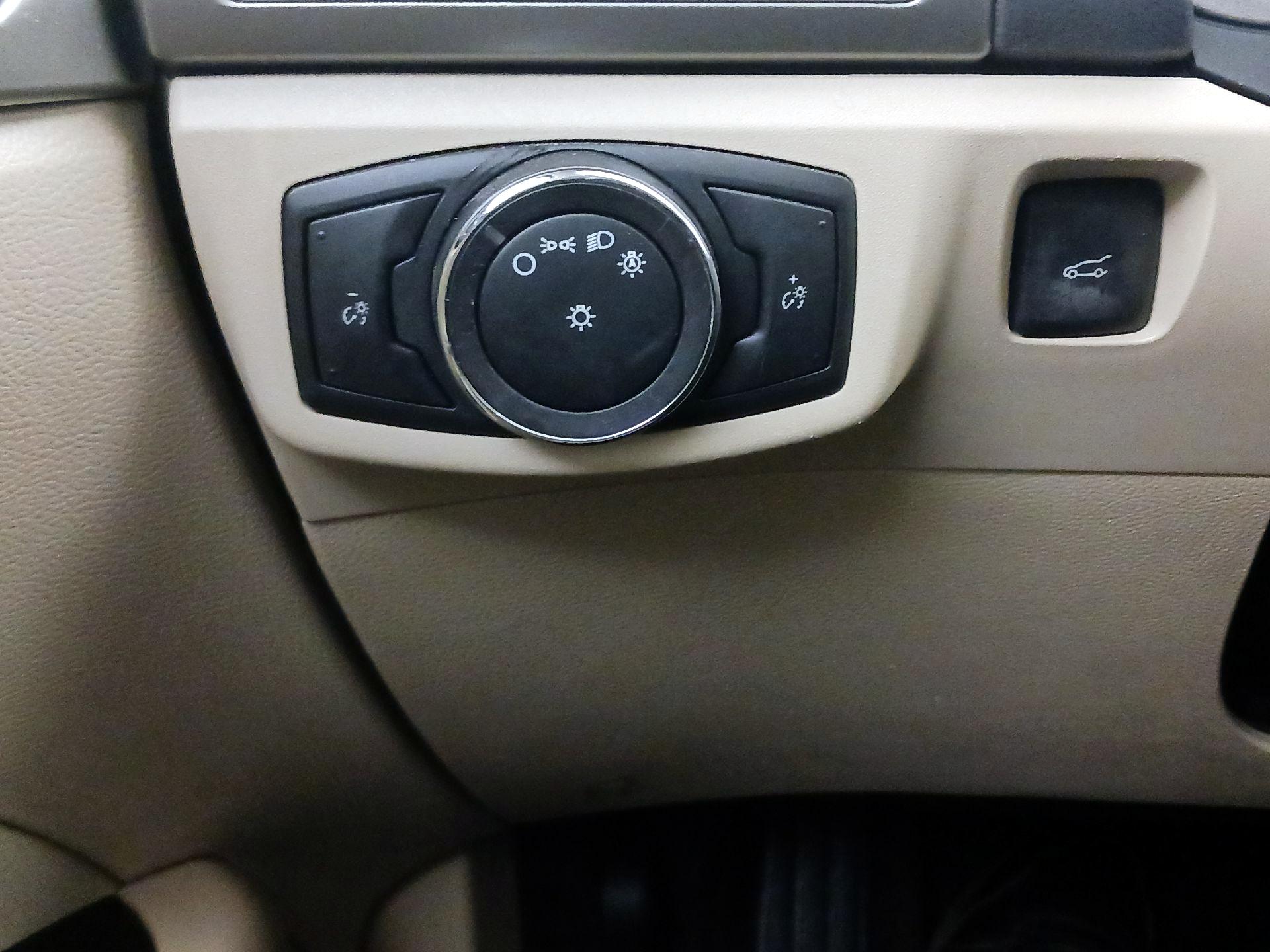 Thumbnail: 2015 Ford Fusion - 13