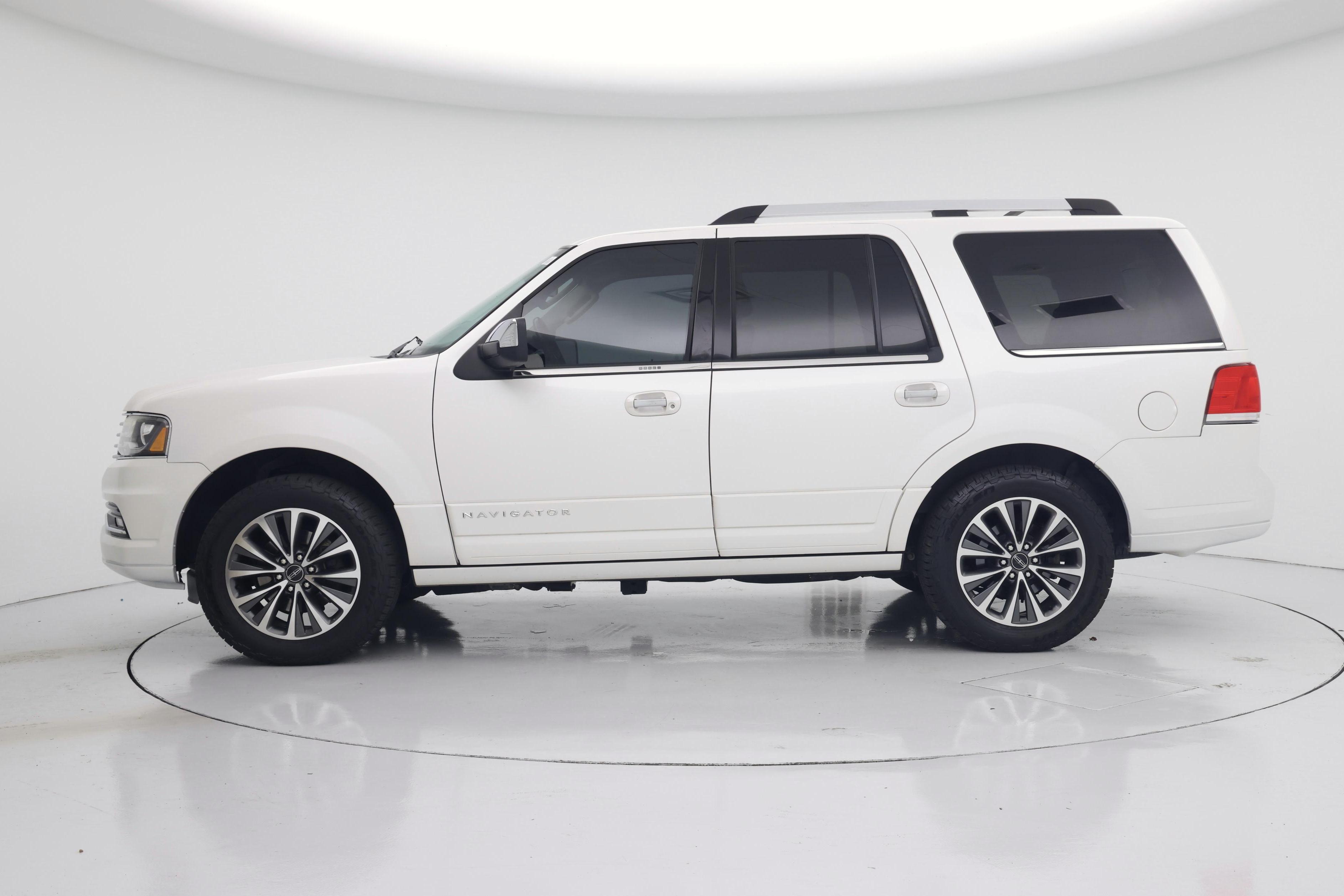 Thumbnail: 2017 Lincoln Navigator - 3