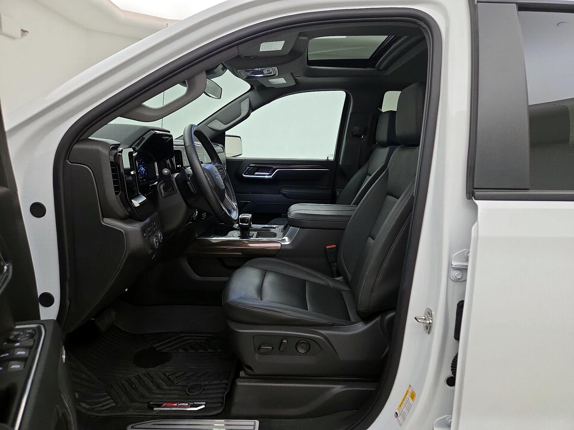 Thumbnail: 2026 Chevrolet Silverado 1500 - 11