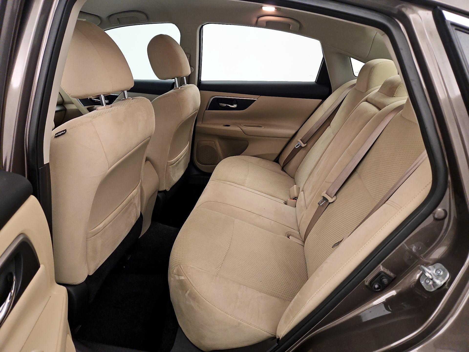 Thumbnail: 2015 Nissan Altima - 19