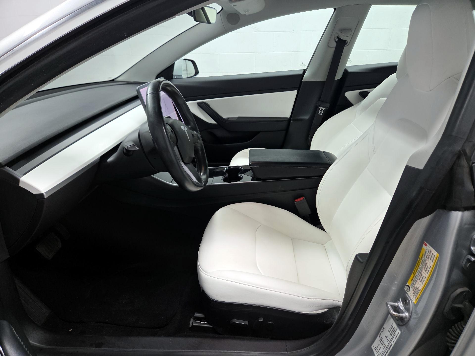 Thumbnail: 2019 Tesla Model 3 - 11