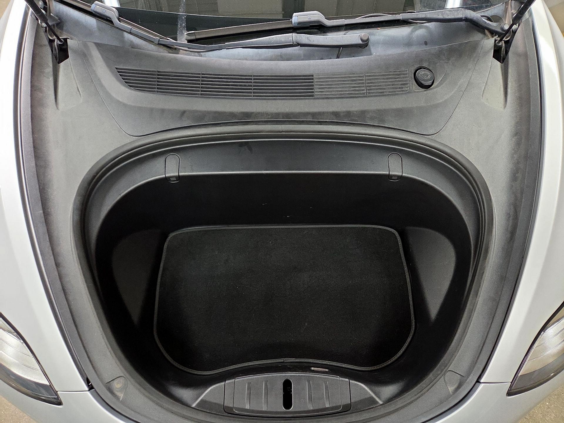 Thumbnail: 2019 Tesla Model 3 - 17
