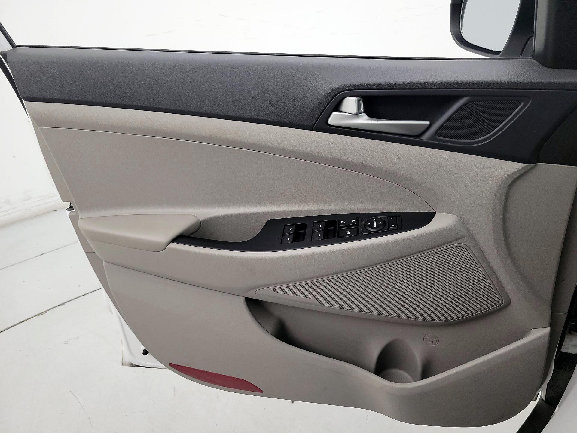 Thumbnail: 2020 Hyundai Tucson - 12