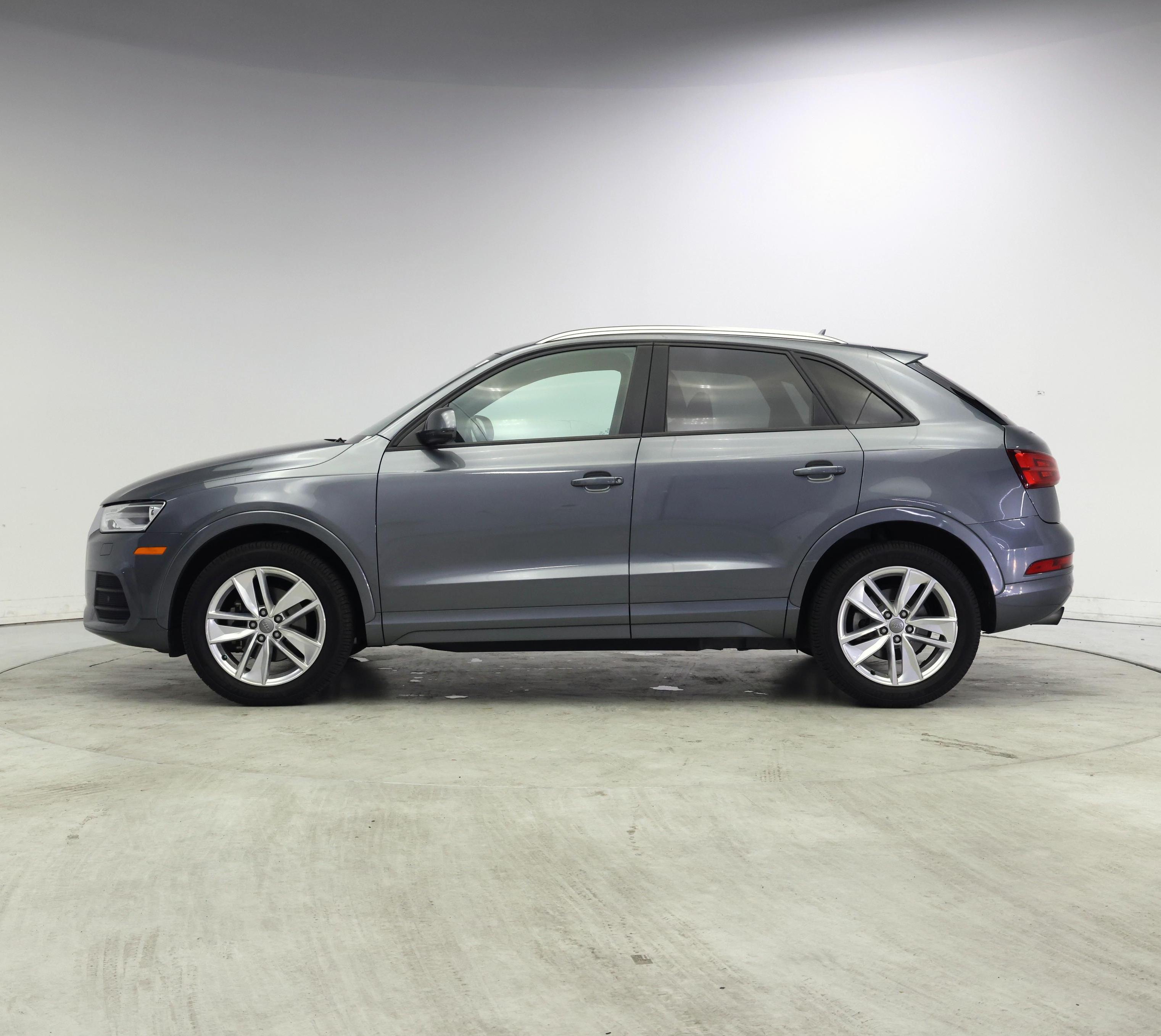 Thumbnail: 2017 Audi Q3 - 3